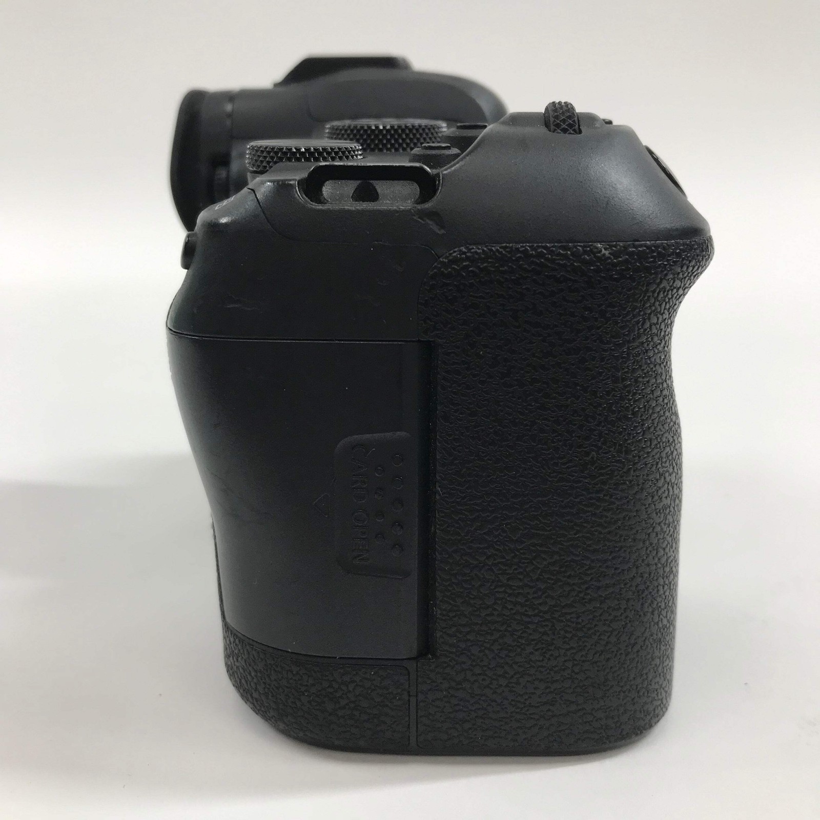 Broken Canon EOS R6 32.5MP Full Frame Mirrorless Digital Camera