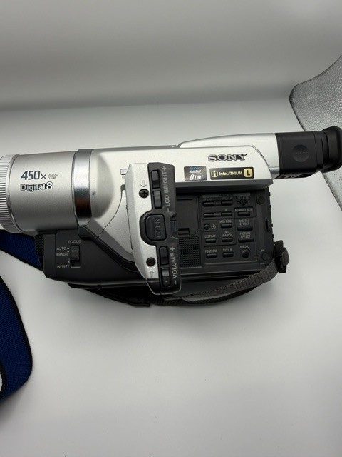 Sony DCR-TRV320 Digital8 Handycam Camcorder Bundle Tested w/ Accessories Free Sh
