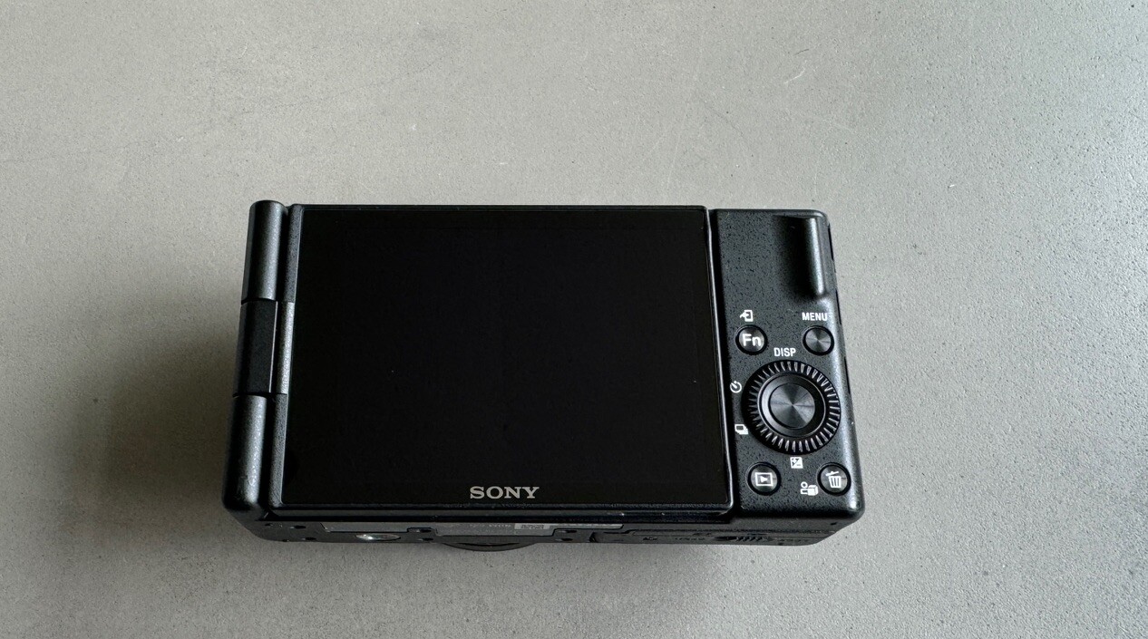 Sony ZV-1F 20.1MP 4K f/2 Vlogging Digital Camera – Black