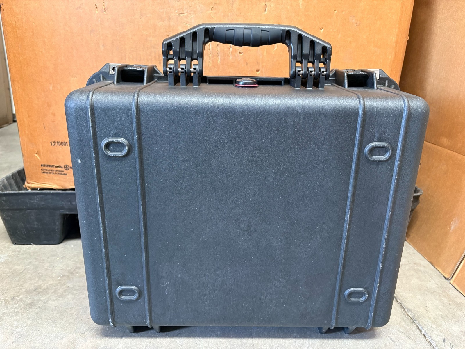 Pelican 1550 W/ PADDED DIVIDERS! | 20.66 x 17.2 x 8.4 in | iM2450 Equiv