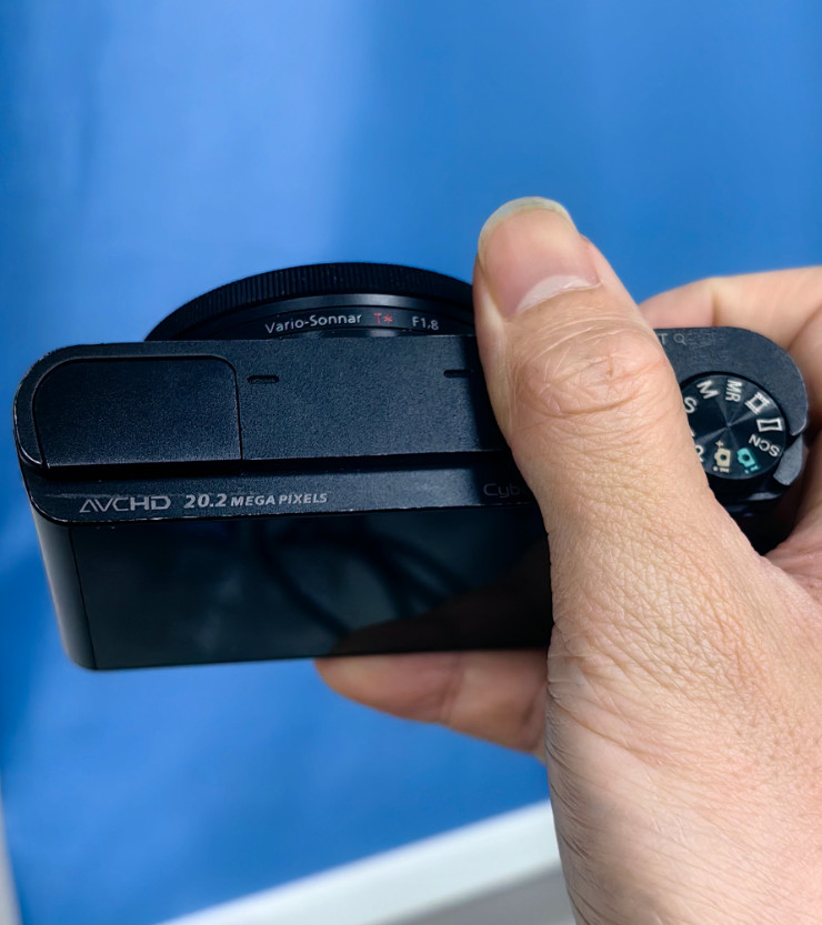 95% New-Sony Cyber-Shot RX100 DSC-RX100 Mark I 20.2 MP 3.6x Zoom Digital Camera
