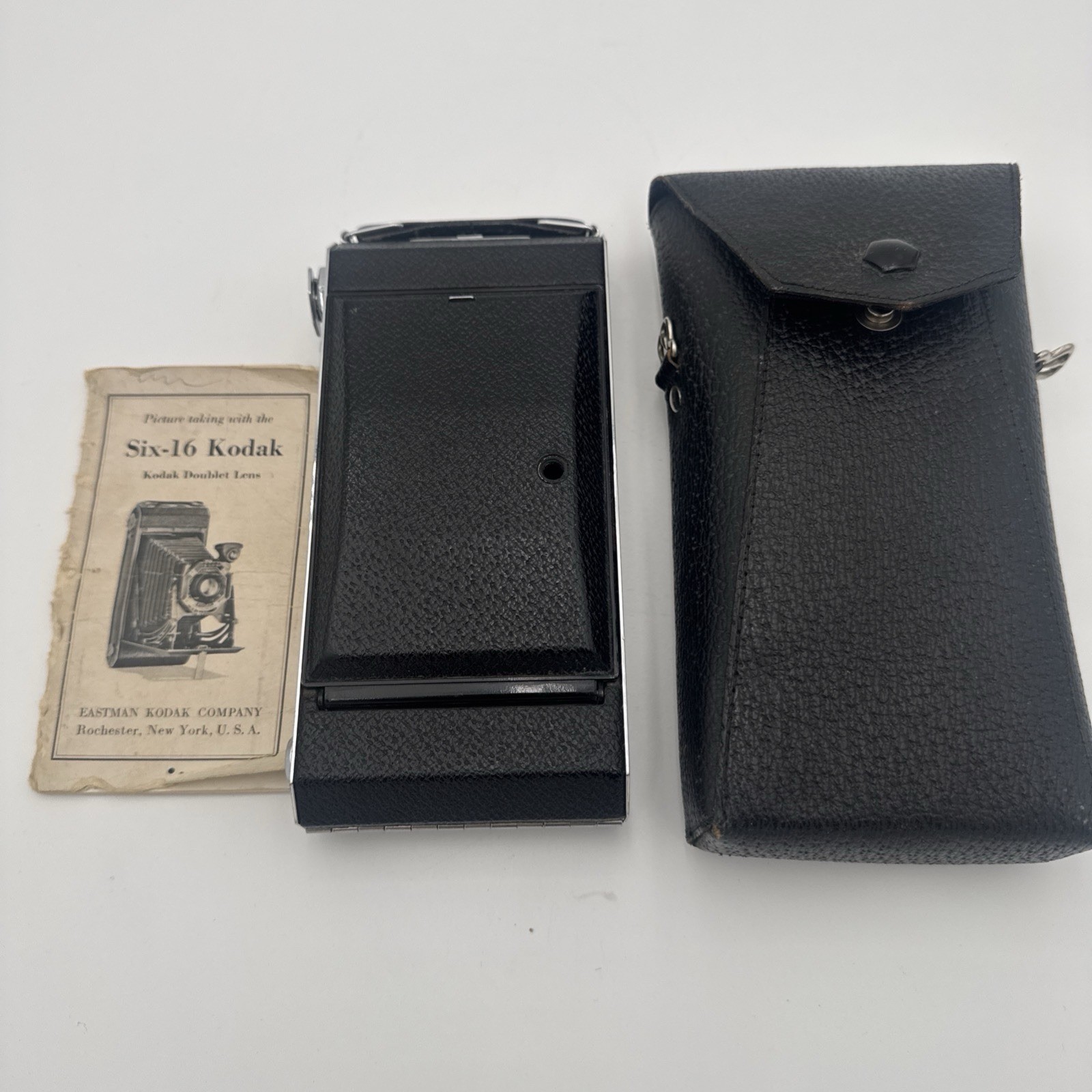 KODAK Six-16 616 folding film camera, artdeco pristine condition W/ Case manual
