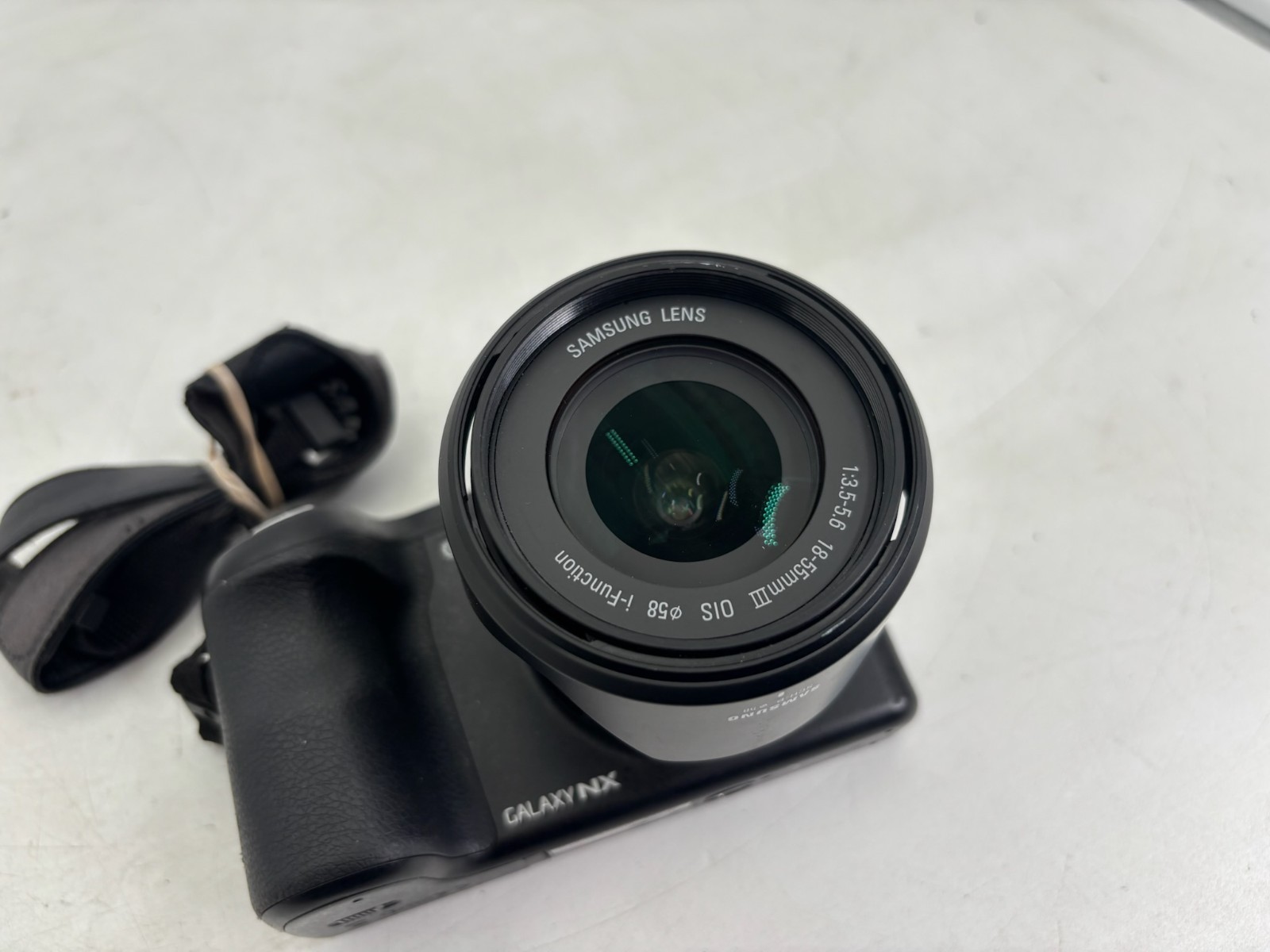 Samsung Galaxy NX EK-GN120A 20.3 MP f/3.5-5.6 SLR Mirrorless Camera Blac