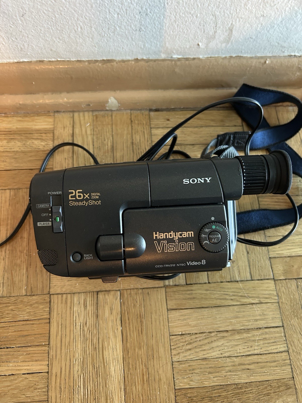 Sony Handycam Vision CCD-TRV22 Video8 Camcorder 26x SteadyShot LCD Gray*Tested*