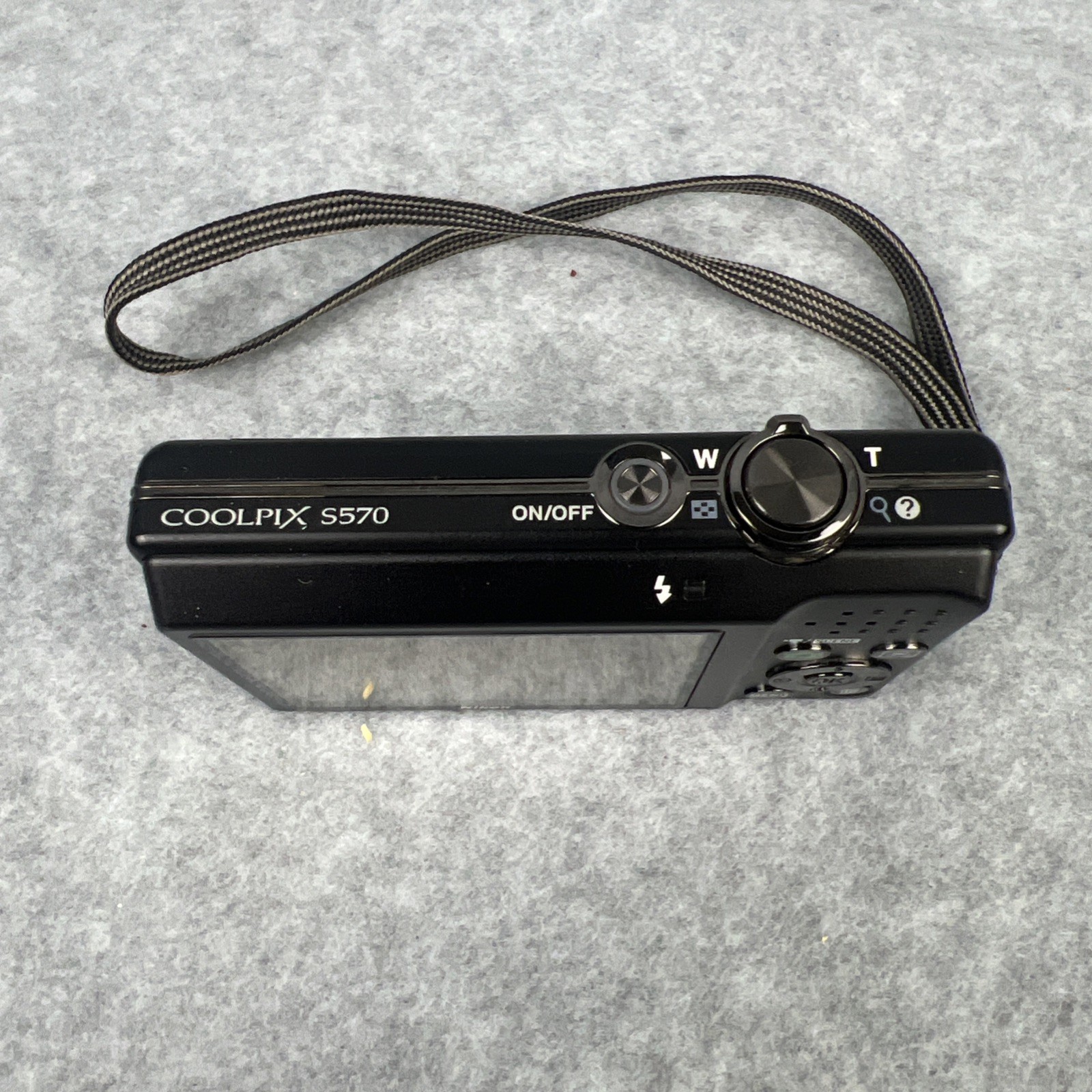 Nikon COOLPIX S570 12MP Digital Camera Tested Working Battery Charger SD Card