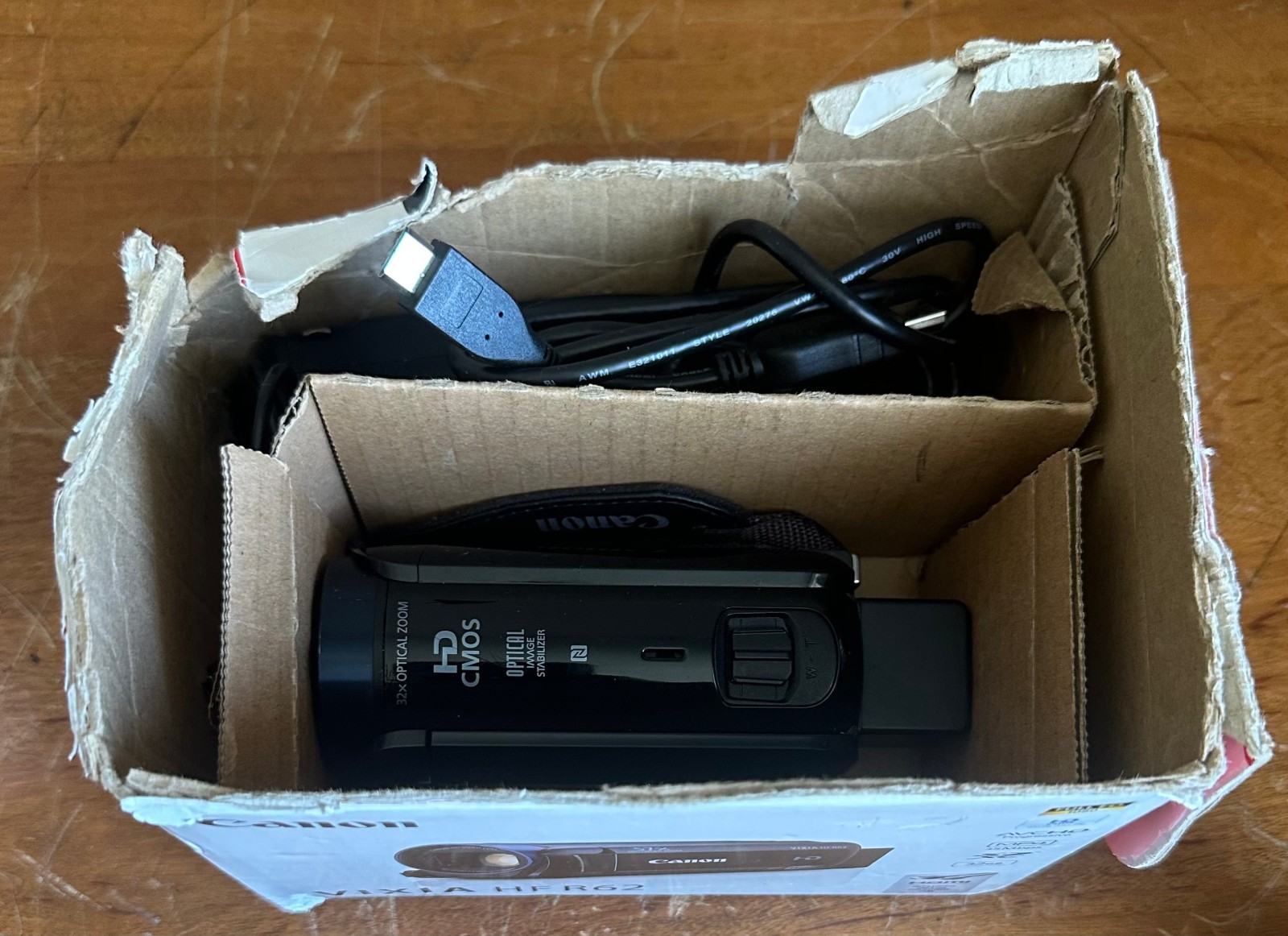 Canon Vixia HF R62 Full HD 3.2MP CMOS 32x Optical Zoom Video Handycam Camcorder