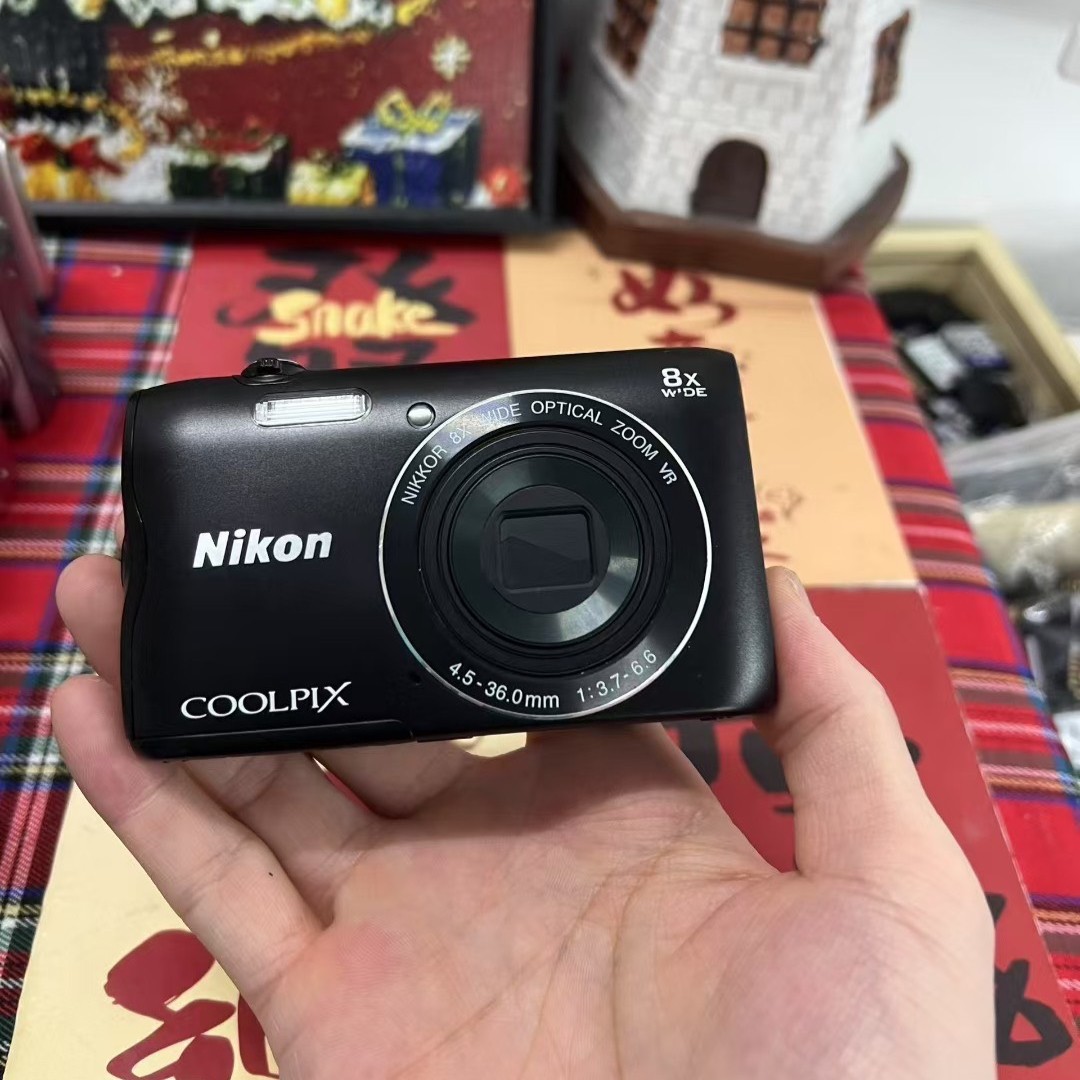 Nikon Coolpix A300 Digital Camera 20.1MP 8xOptical Zoom Built-in Flash Bluetooth