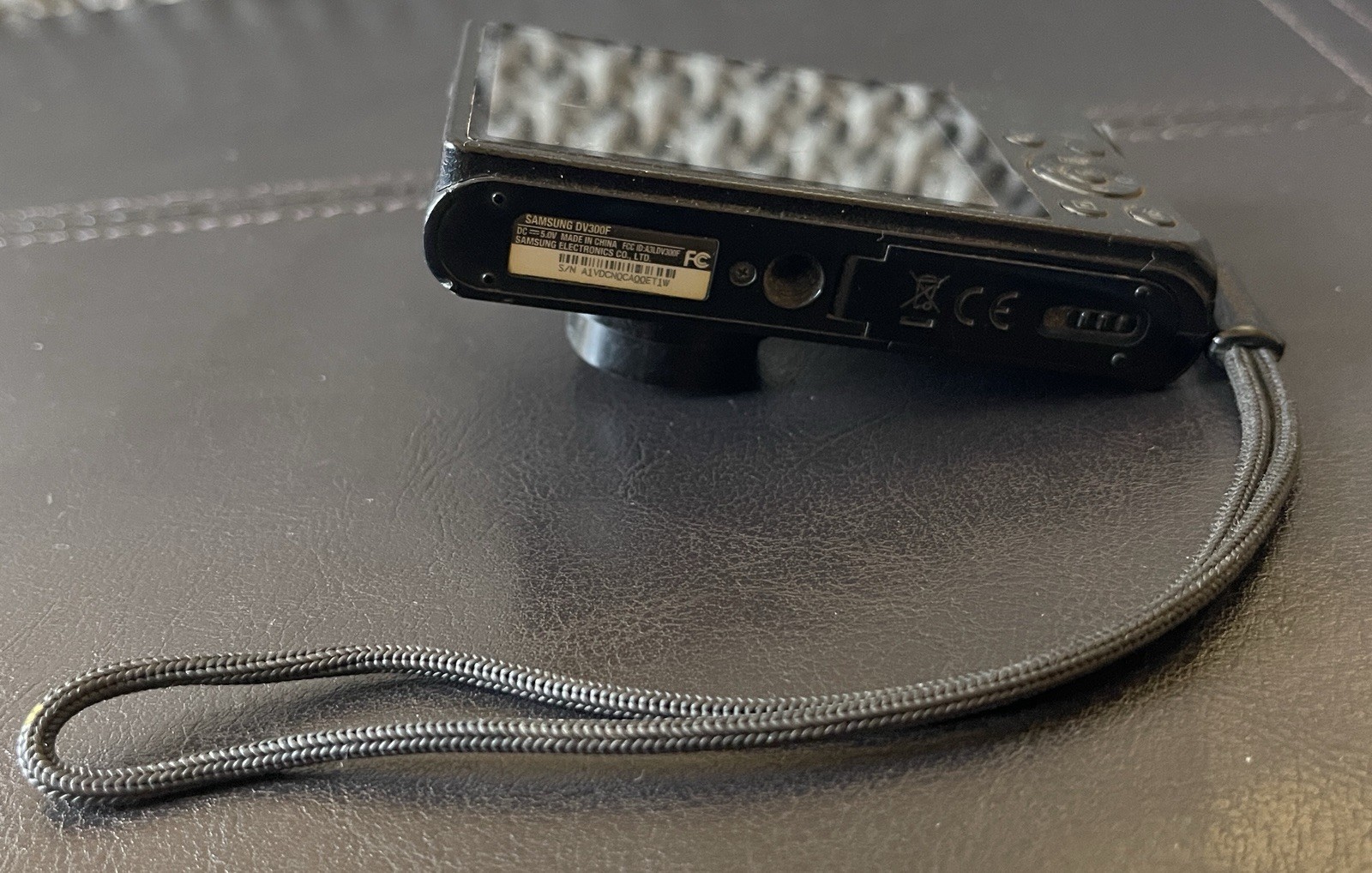 Samsung DV300F Compact Digital Camera 16.1MP 5X PLEASE READ FOR PARTS OR REPAIR