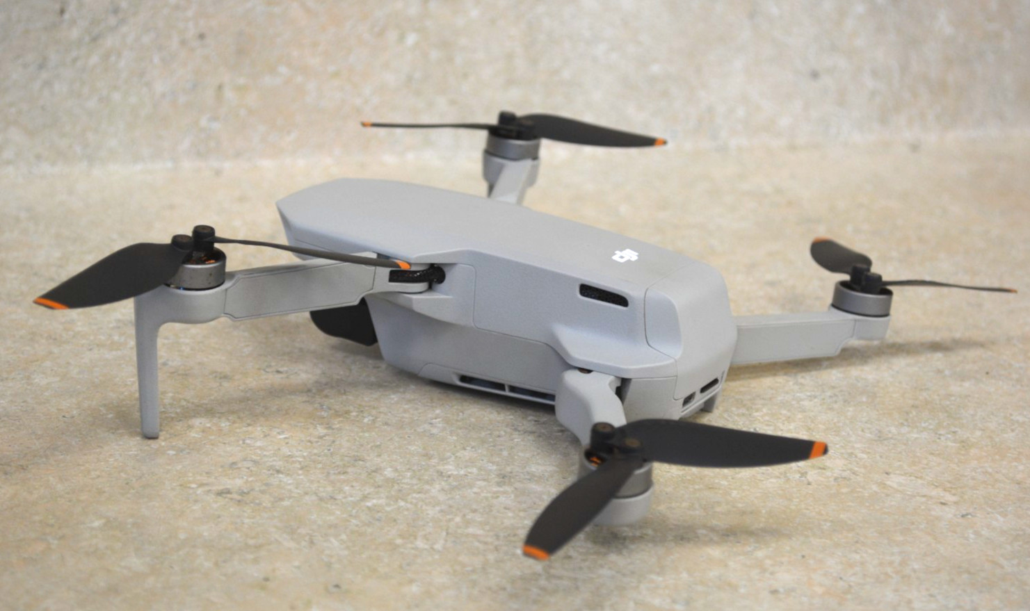 DJI Mini 2 Fly More Combo Camera Drone Kit *Pre-owned* FREE SHIPPING