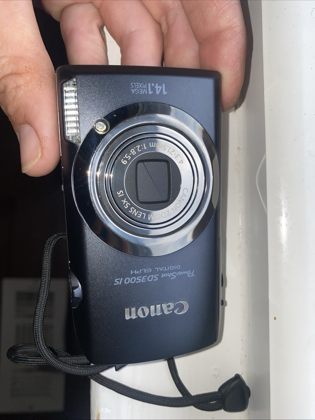 Canon PowerShot SD3500 IS/ IXUS 210/ IXY 10s 14.1MP 5x Zoom BLACK +Charger