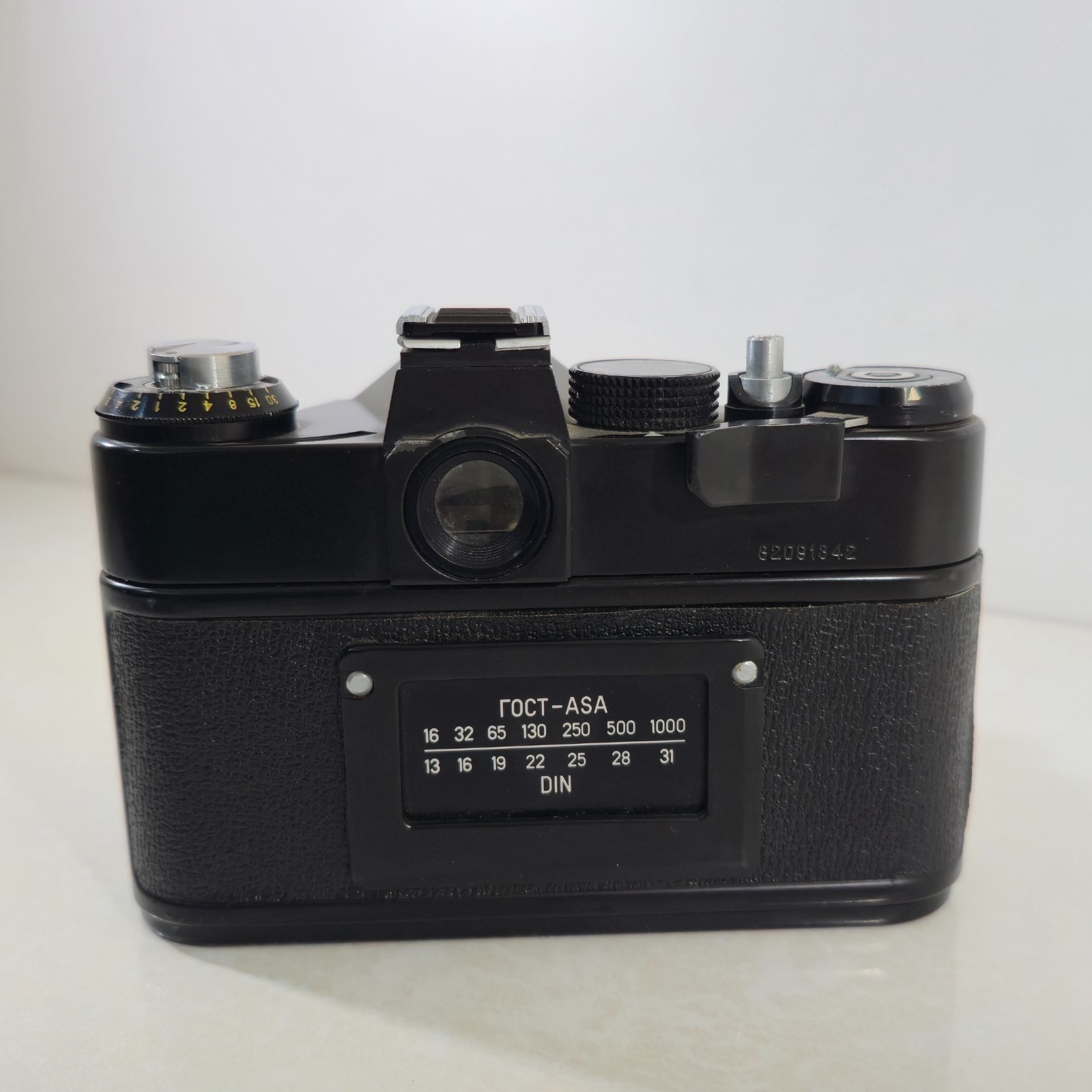 ​Vintage Zenit 11 35mm SLR Camera + Helios-44M 2/58 Lens Swirly Bokeh USSR