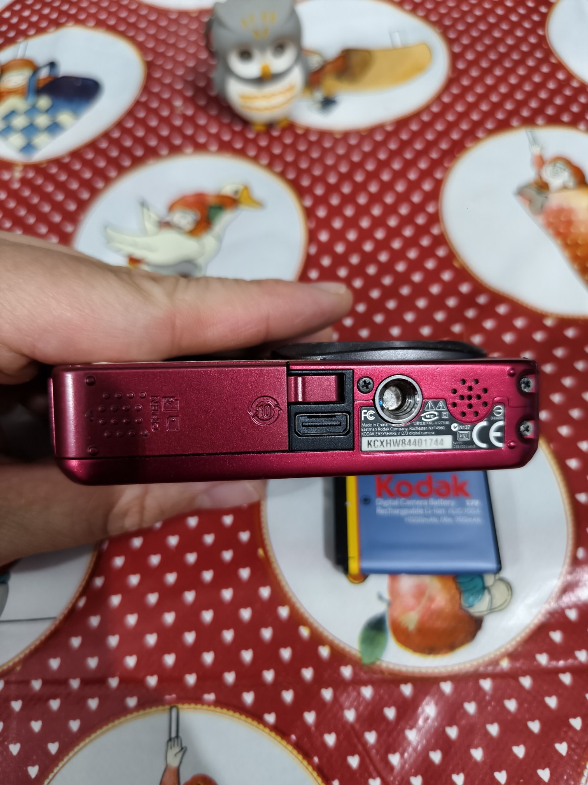 Kodak EasyShare V1273 Compact Digital Touch Screen Camera