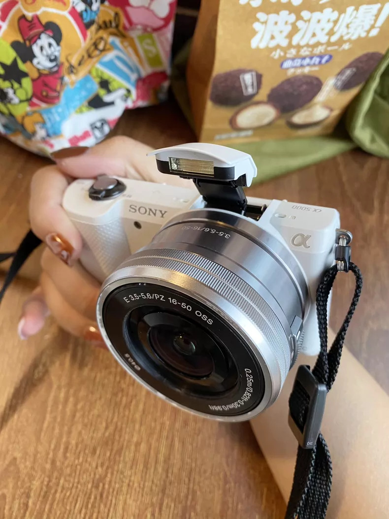Sony Alpha a5000 20.1MP Mirrorless Digital Camera With 16-50mm Lens White
