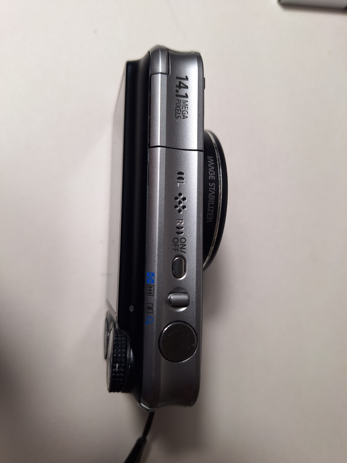 Canon PowerShot SX210 IS 14.1MP Digital Camera Black w/14x Zoom Bundle Picture