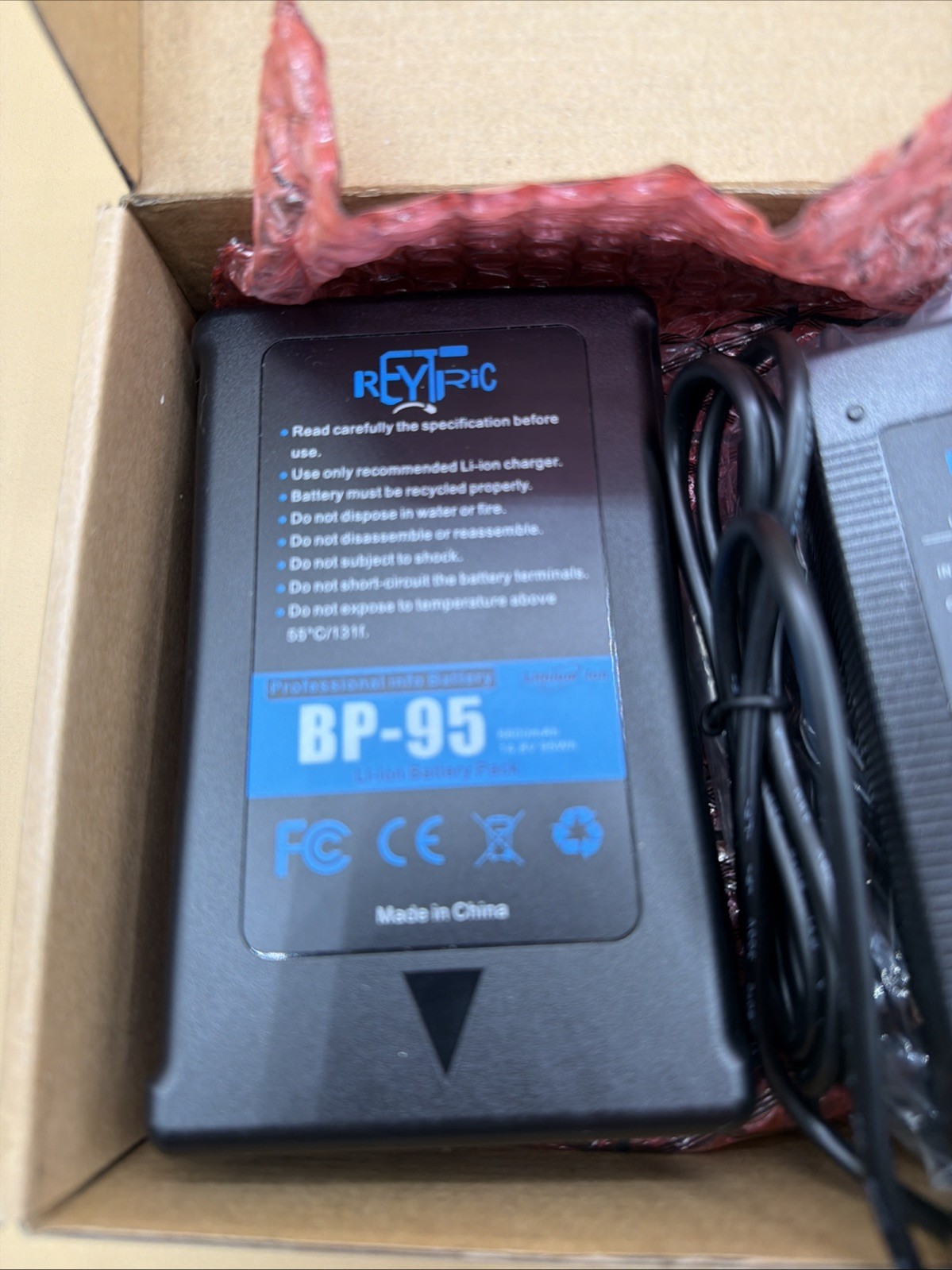 REYTRIC BP-95 Battery 6600mAh 14.8V 96Wh with Charger