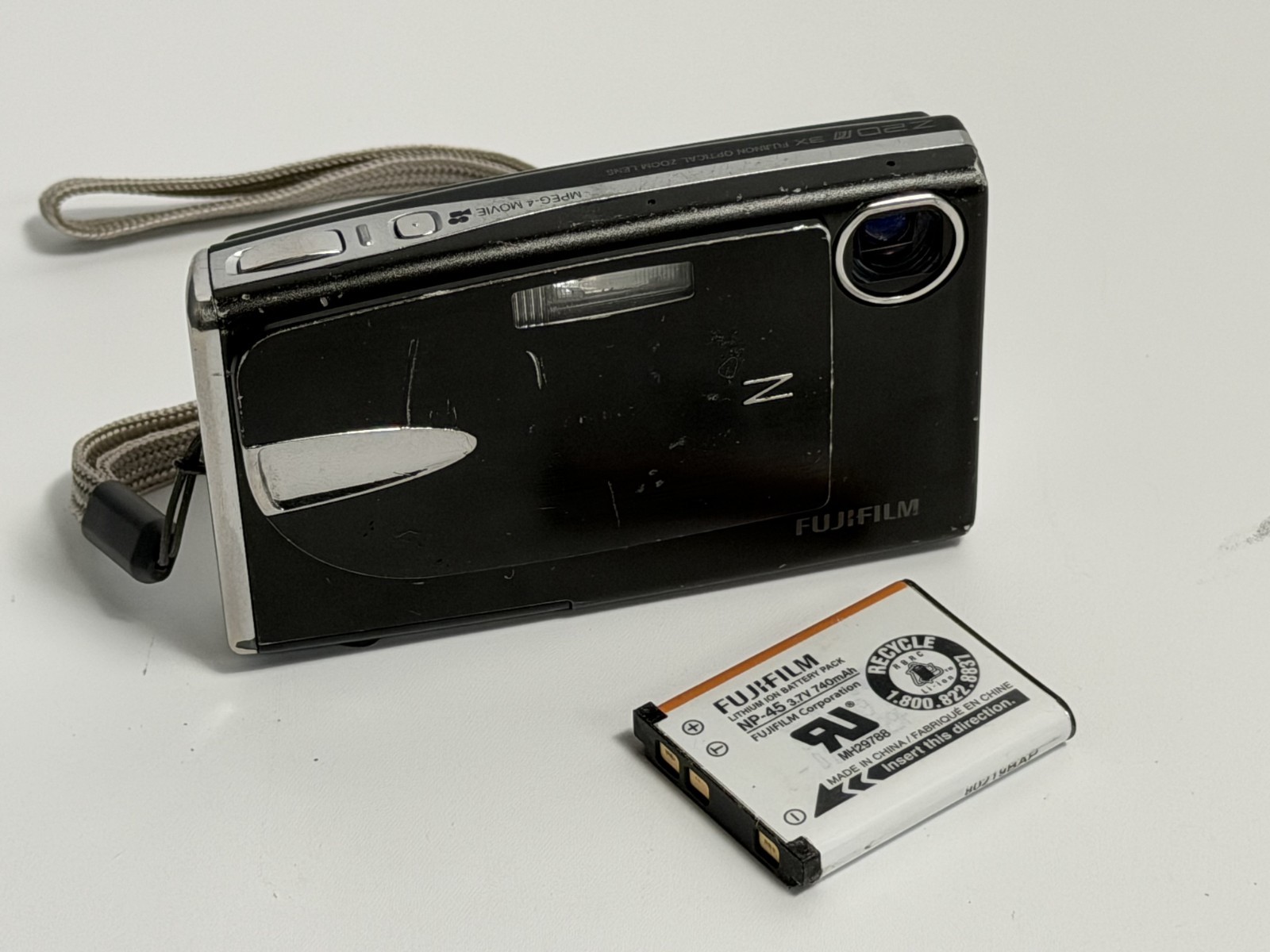 Fujifilm FinePix Z20fd 10.0MP Digital Camera TESTED WORKING