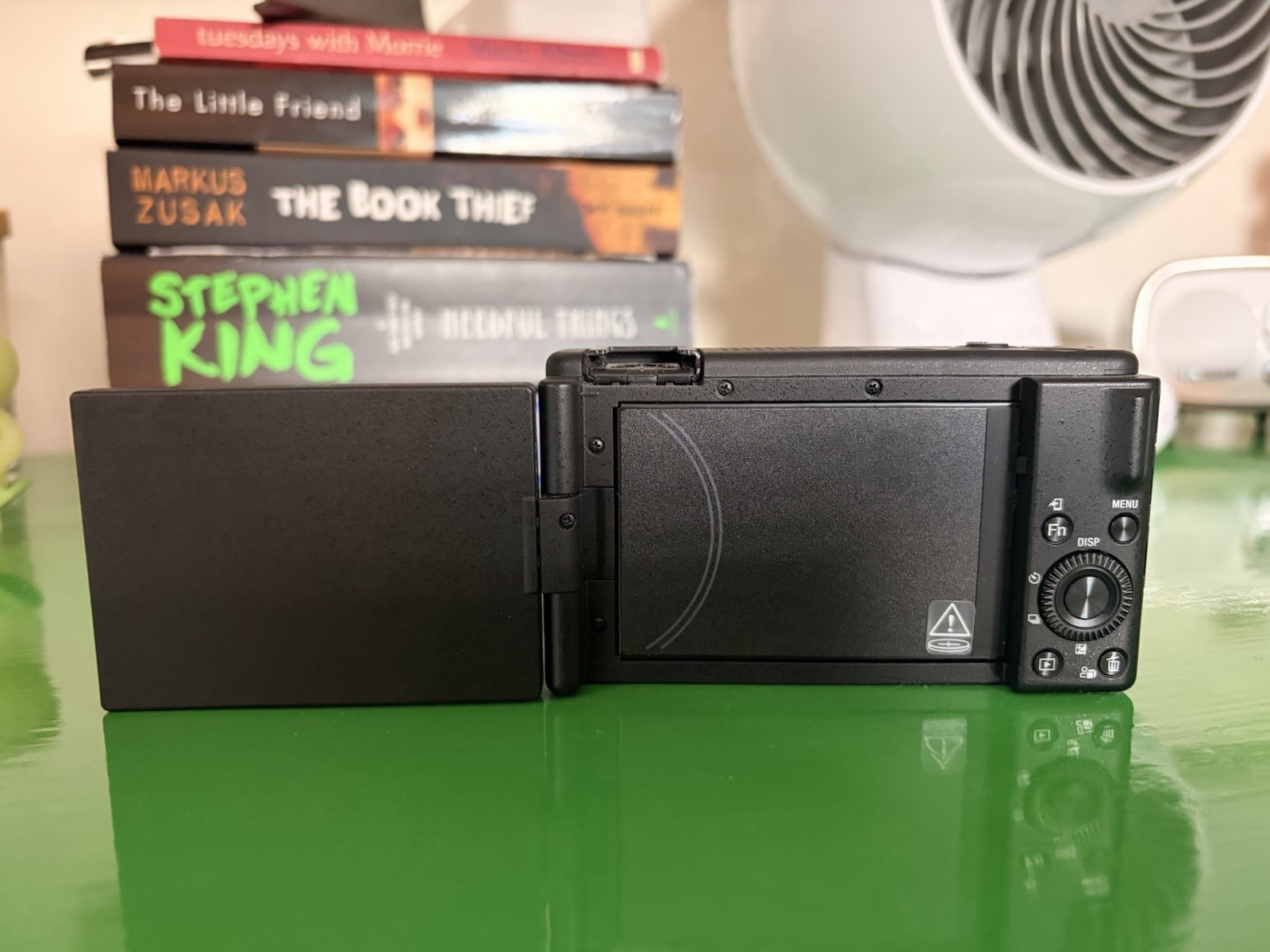 Sony ZV-1F 4K F/2 Vlogging Digital Camera Black, Brand New, Yes Charger/Battery
