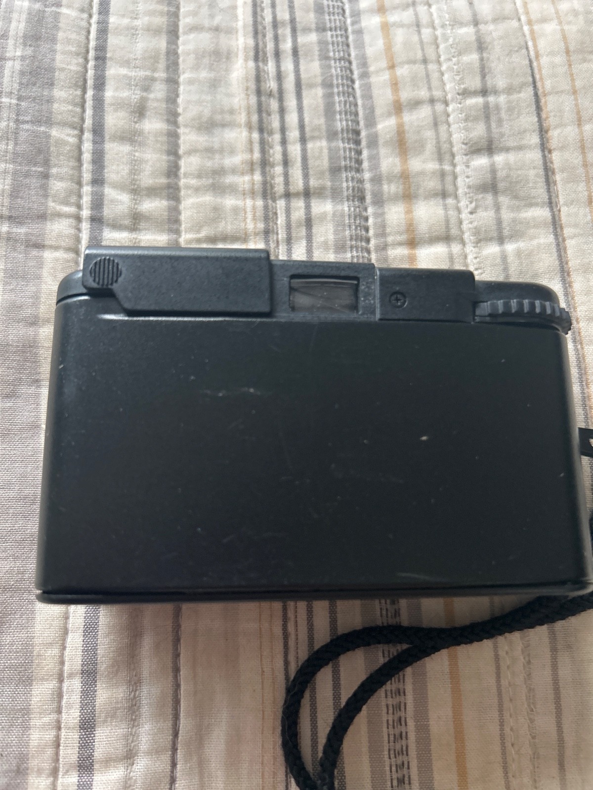 Olymus XA 35mm camera – untested.