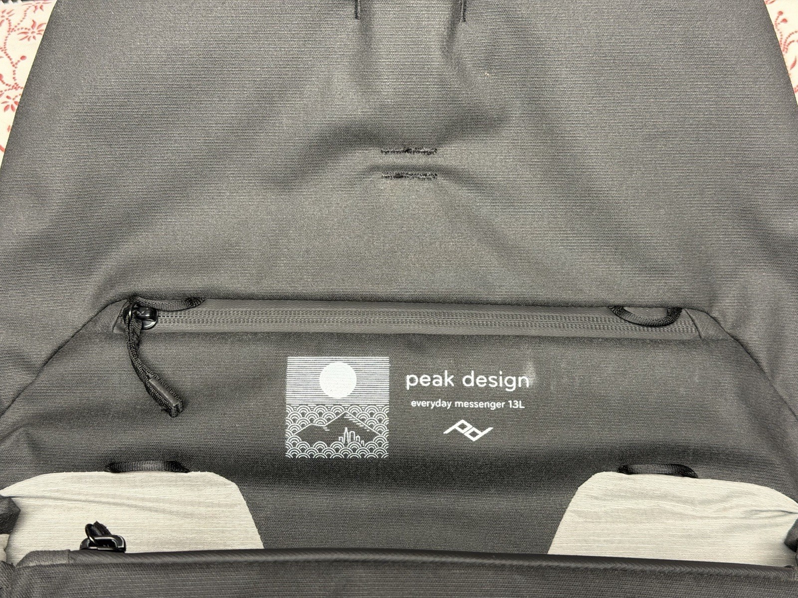 Peak Design Everyday Messenger 13L V2 Carry Shoulder Bag Black With Dividers