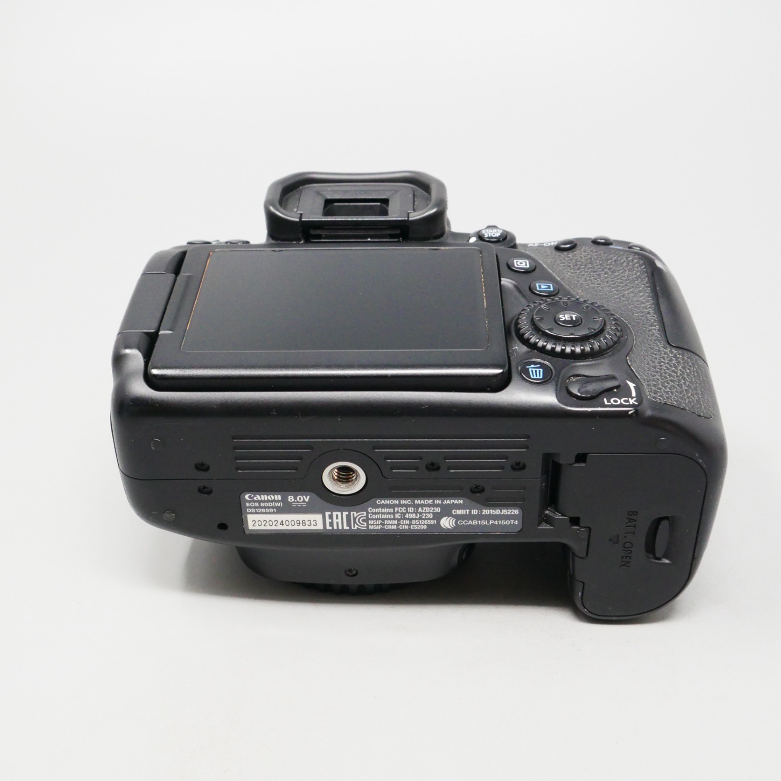 Canon EOS 80D 24.2 MP Digital SLR Camera Black – (Body Only) – Flash Issue