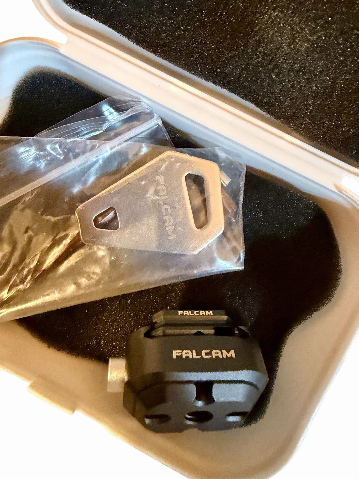 FALCAM F22 Thread adapter kit – Locking, Quick connect, Quick Release – w/ Case