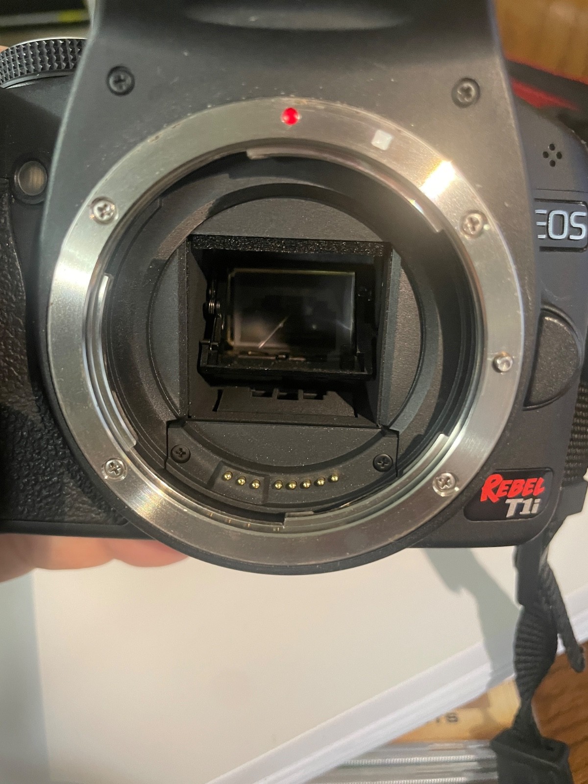 Canon EOS Rebel T1i 15.1MP DSLR Black w/ EF-S 18-55mm IS f/3.5-5.6 Excellent
