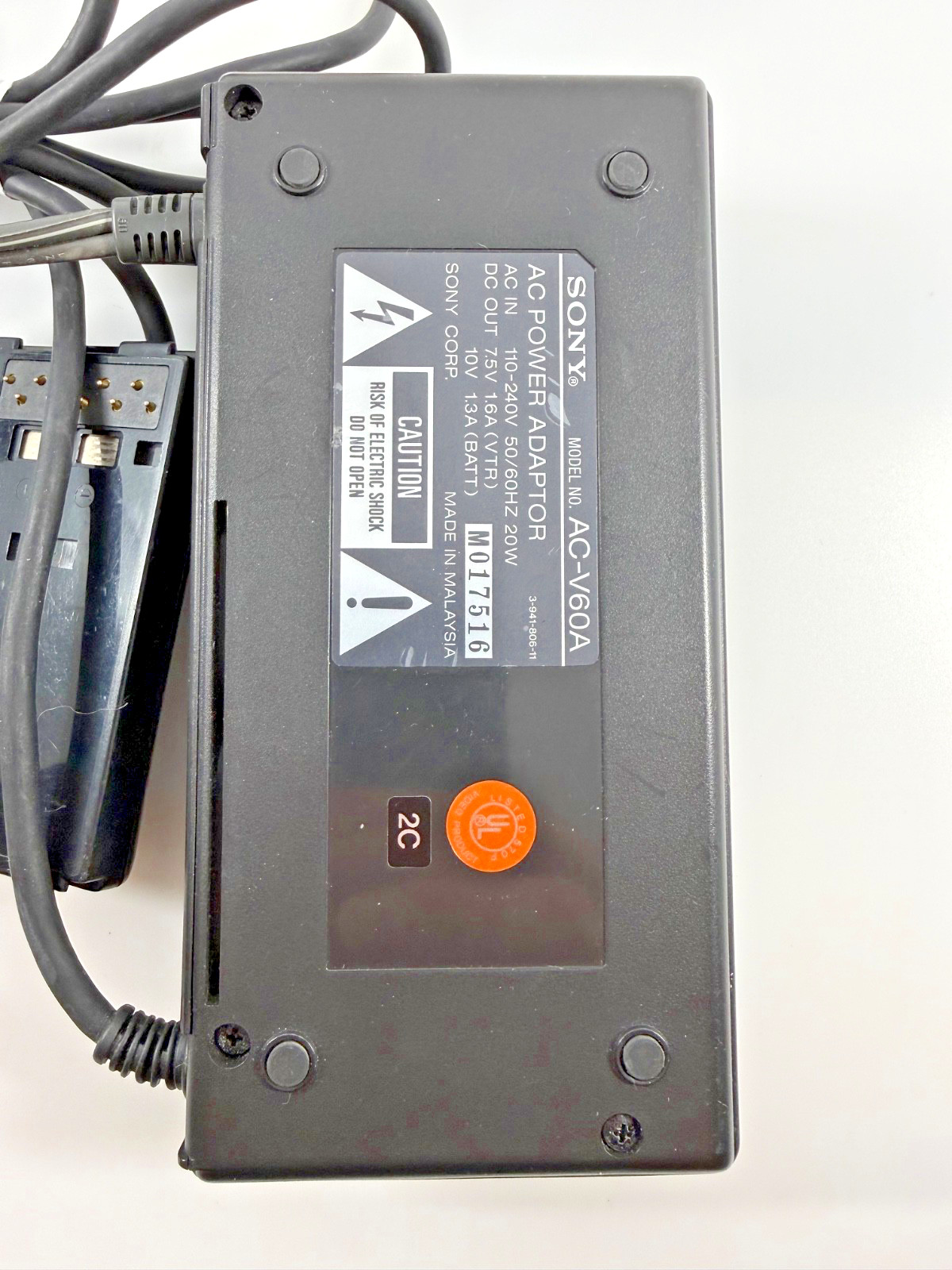 Sony AC-V60 AC Adapter & Battery Charger