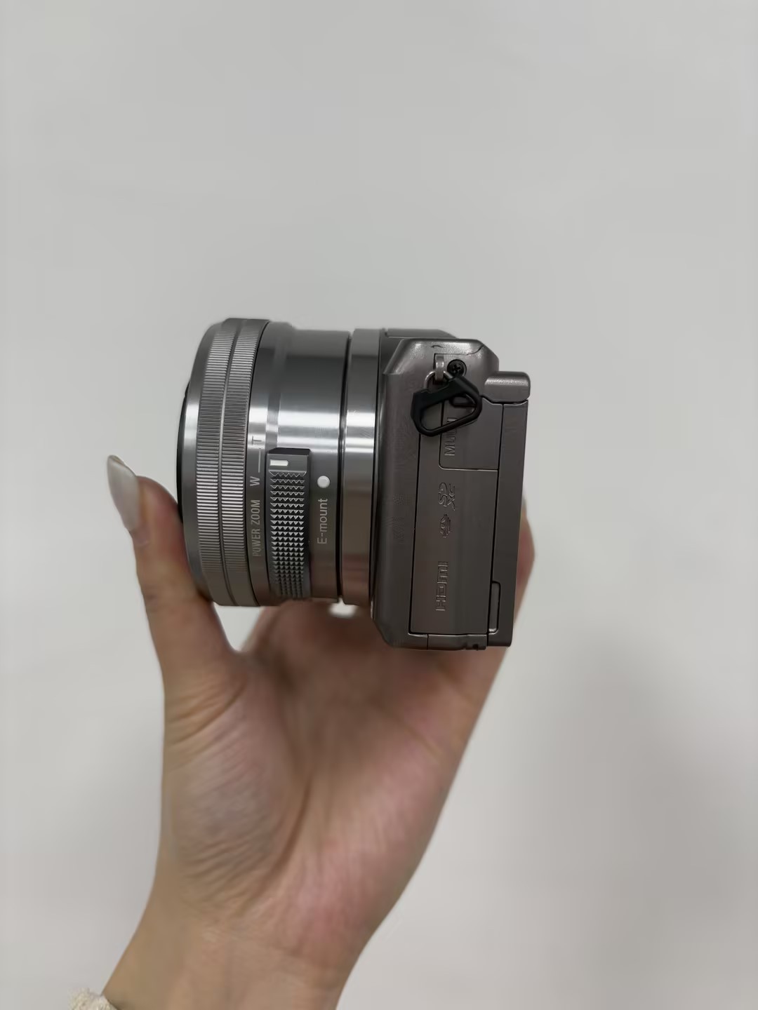 Sony Alpha a5100 24.3MP Mirrorless Digital Camera w/16-50mm Lens excellent