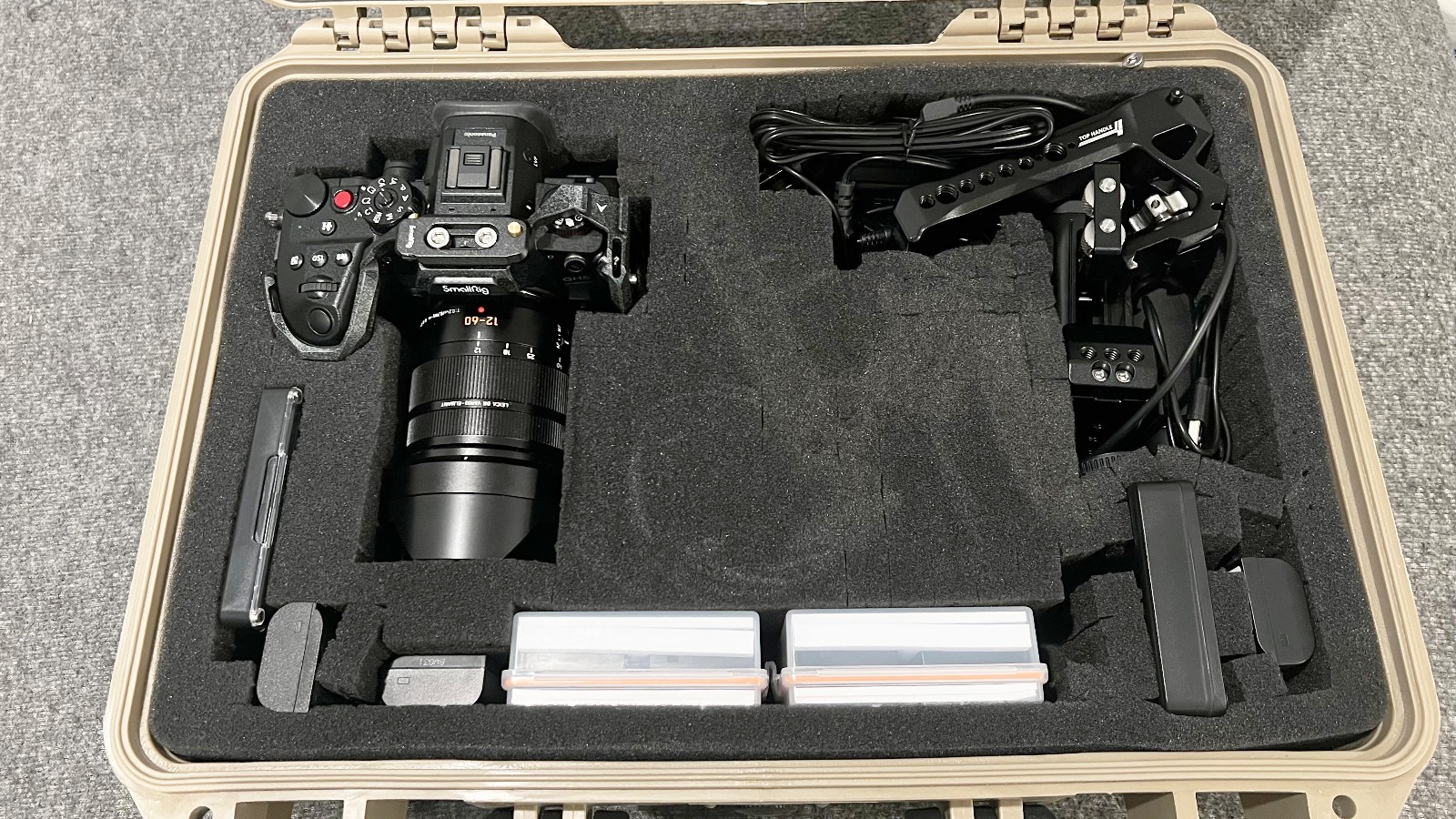 Panasonic Lumix GH6 Mirrorless Camera + Leica 12-60mm f/2.8-4 Lens EXC
