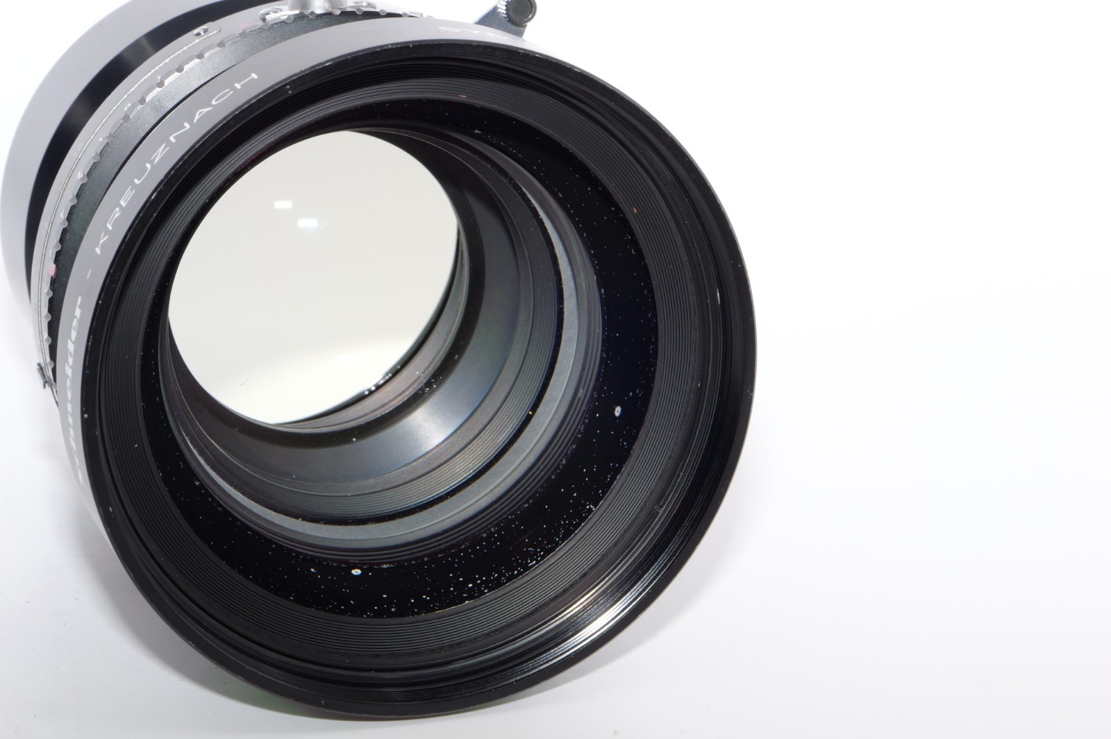 Schneider Symmar-S 480mm f/8.4 MC lens in Copal #3 shutter. Covers up to 14×17.
