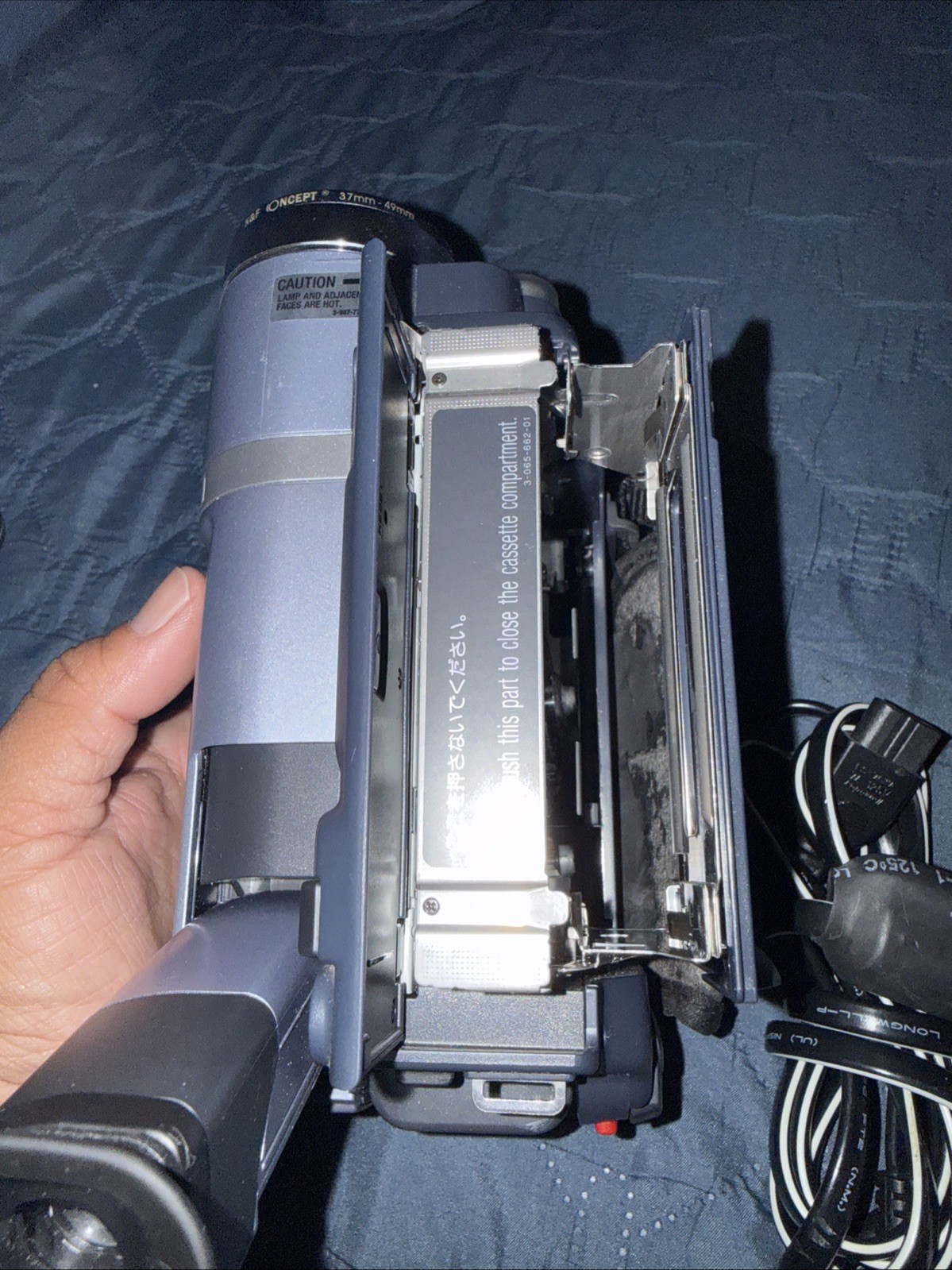 Sony Handycam DCR-TRV140 NTSC Digital 8 w/Nightshot – TESTED W/ Adapter Charger