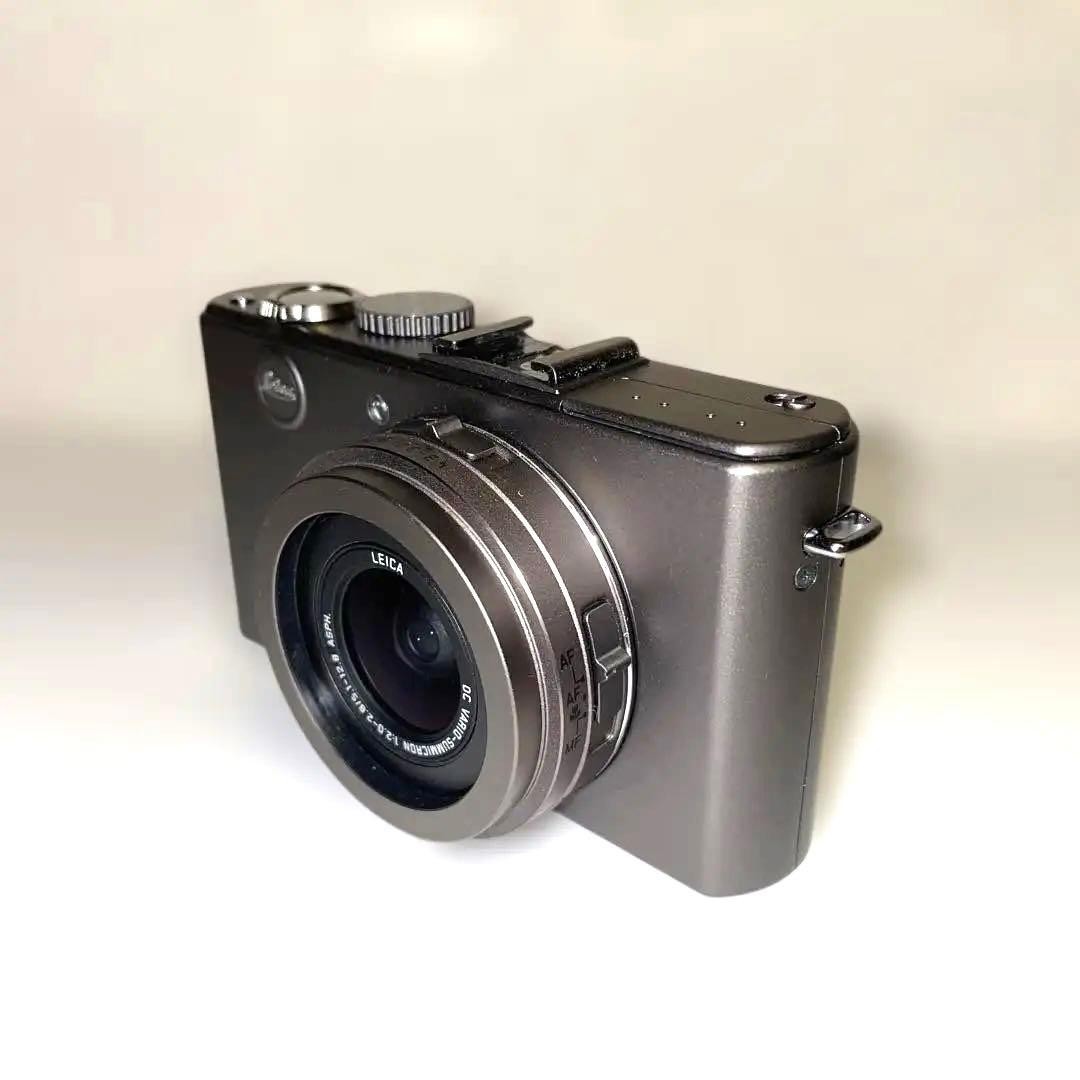 Leica Laica D-LUX4 Titanium 1000 Units Limited Edition