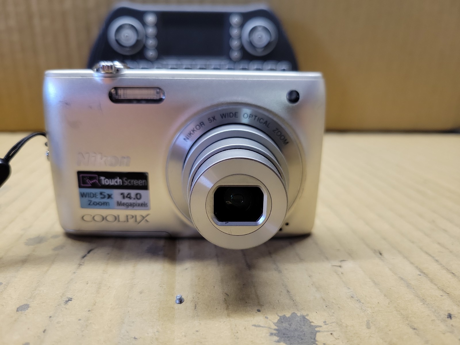 Nikon Coolpix S4100 14mp silver Digital Camera W Battery B12