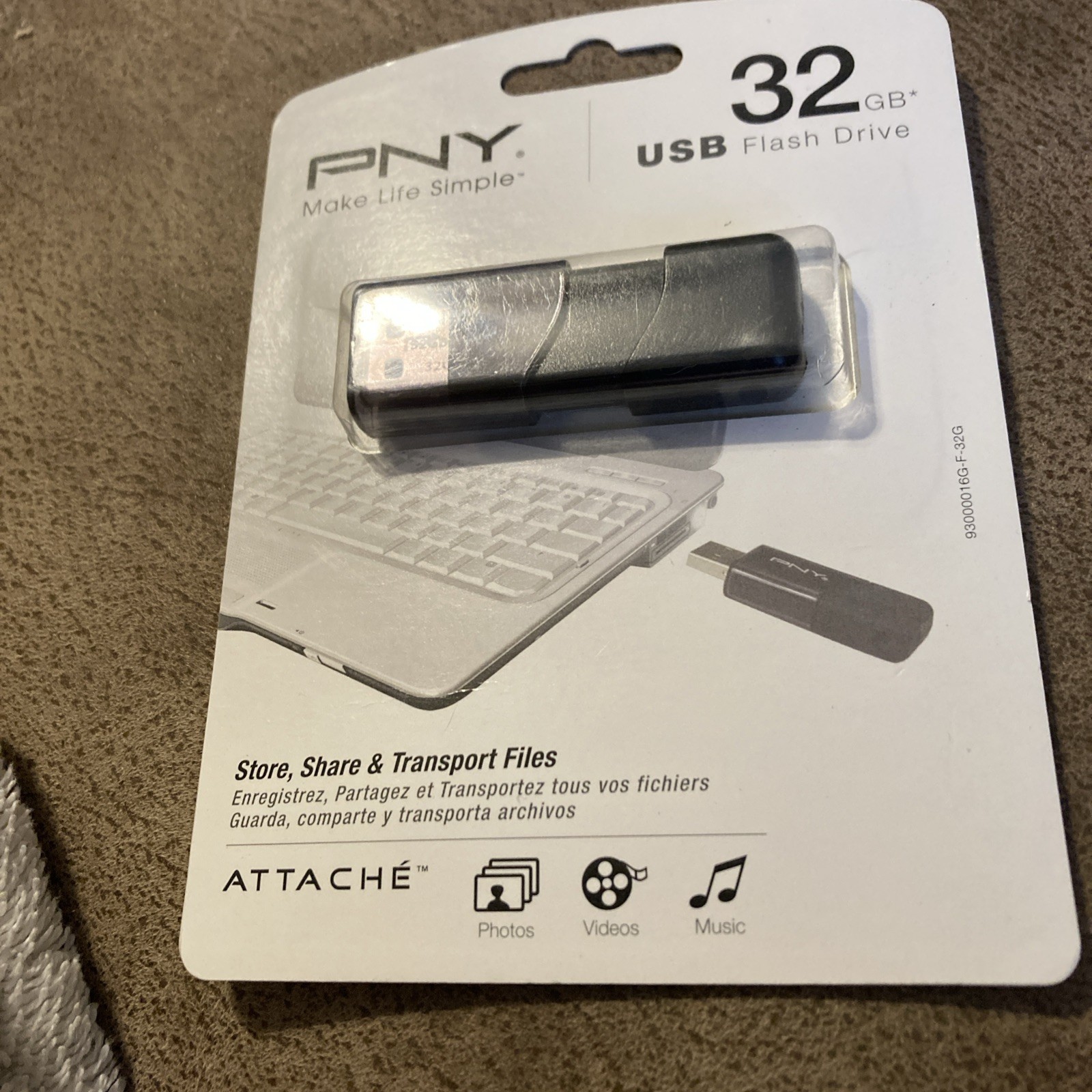 PNY 32GB USB Flash Drive Black Compact File Document Storage Factory Sealed