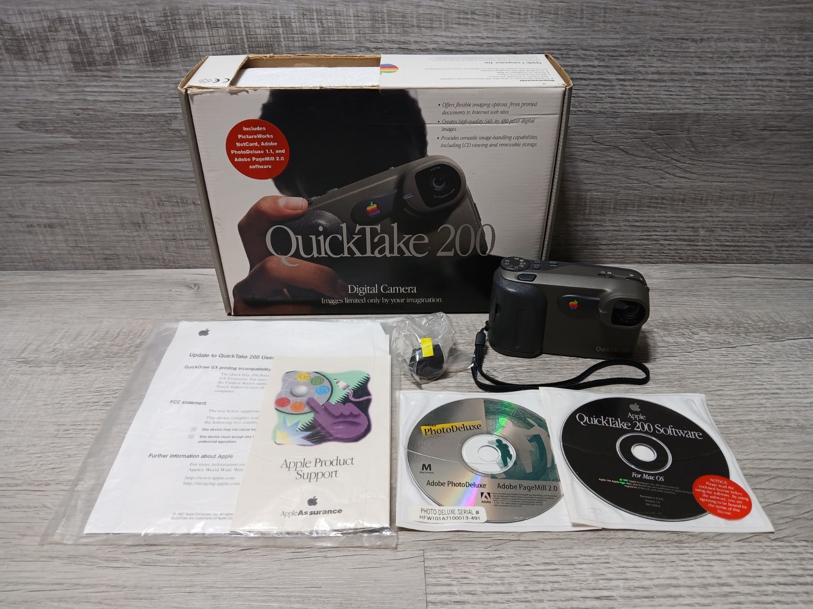 (MINT) Apple QuickTake 200 Point & Shoot Digital Camera Gray LCD