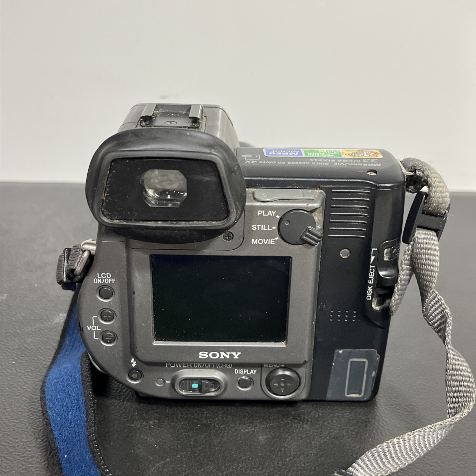 Sony Mavica MVC-FD95 2.1MP Digital Camera – Black & Metallic gray, Untested
