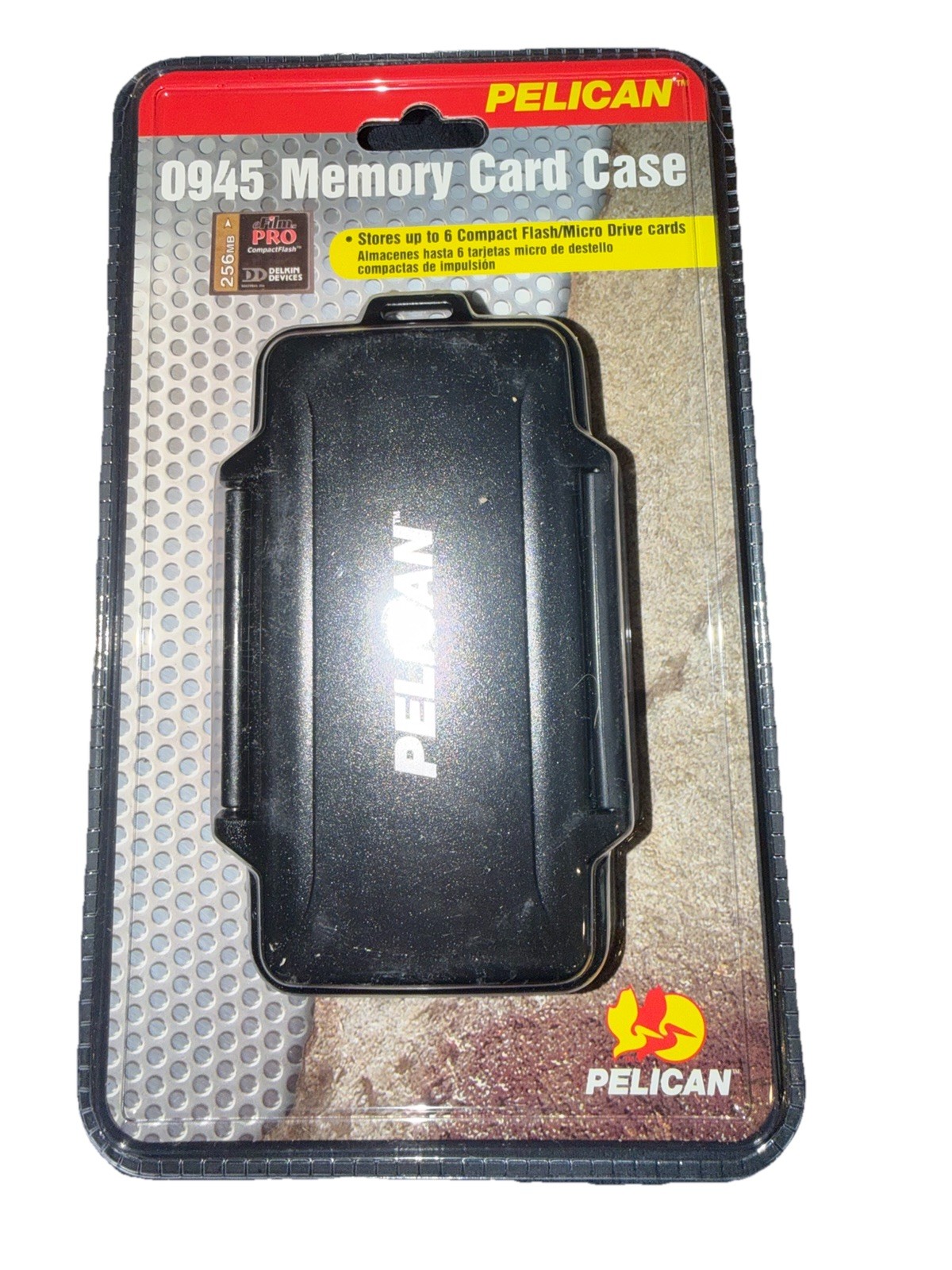 Pelican 0945 Compact Flash Memory Card Case (Black) Stores Up To Six Flash Cards
