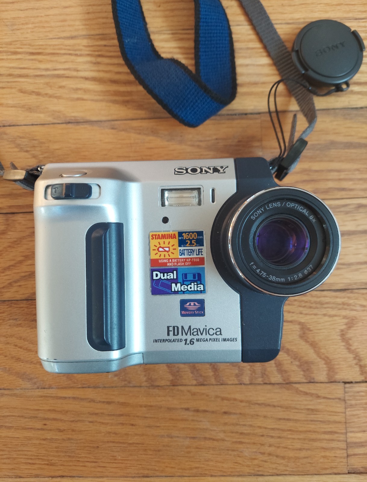 Sony FD Mavica (MVC-FD92) Interpolated 1.6 Mega Pixel Images Camera – Not Tested