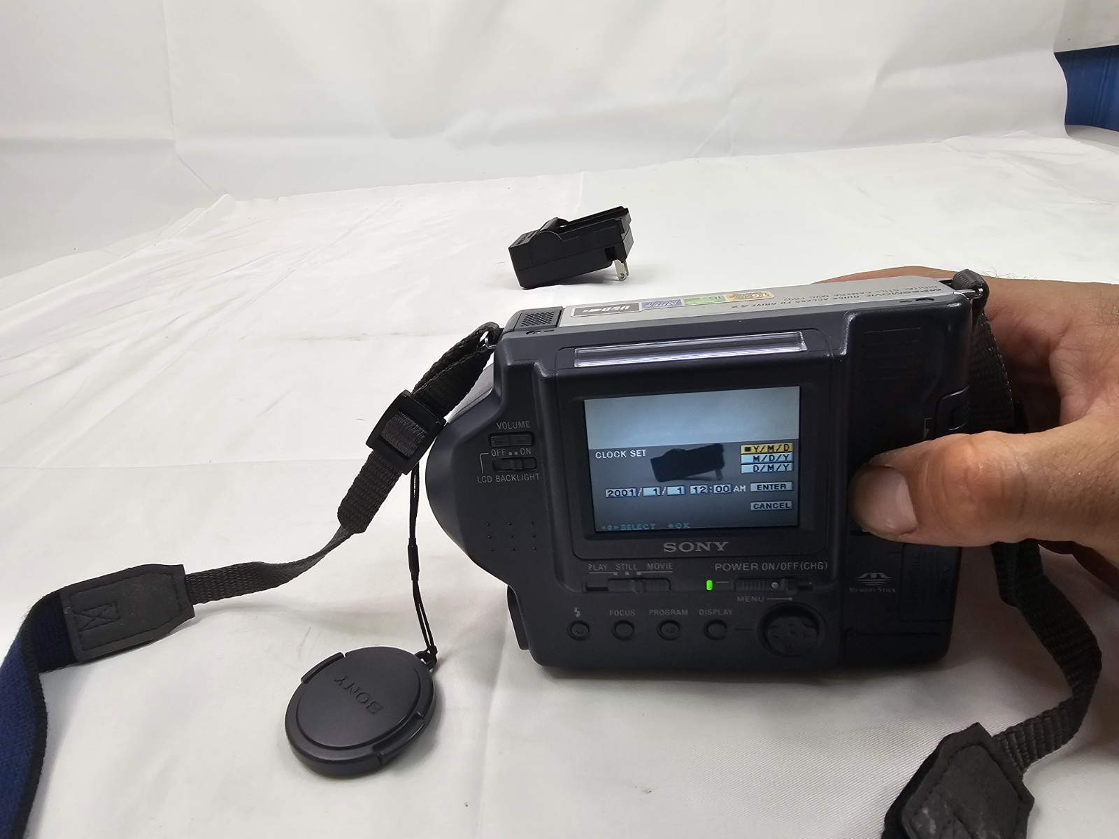 Sony MVC-FD92 Mavica Digital Camera Tested Case 2 Batteries Memory Cards Disks