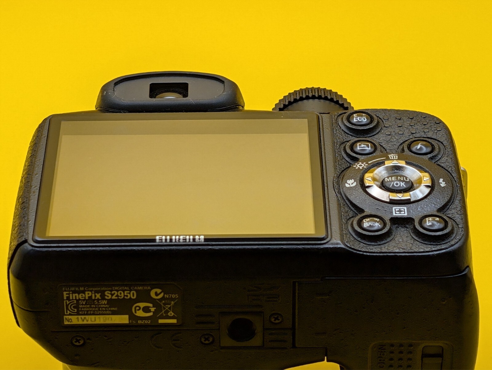 Fujifilm FinePix S2950 14mp