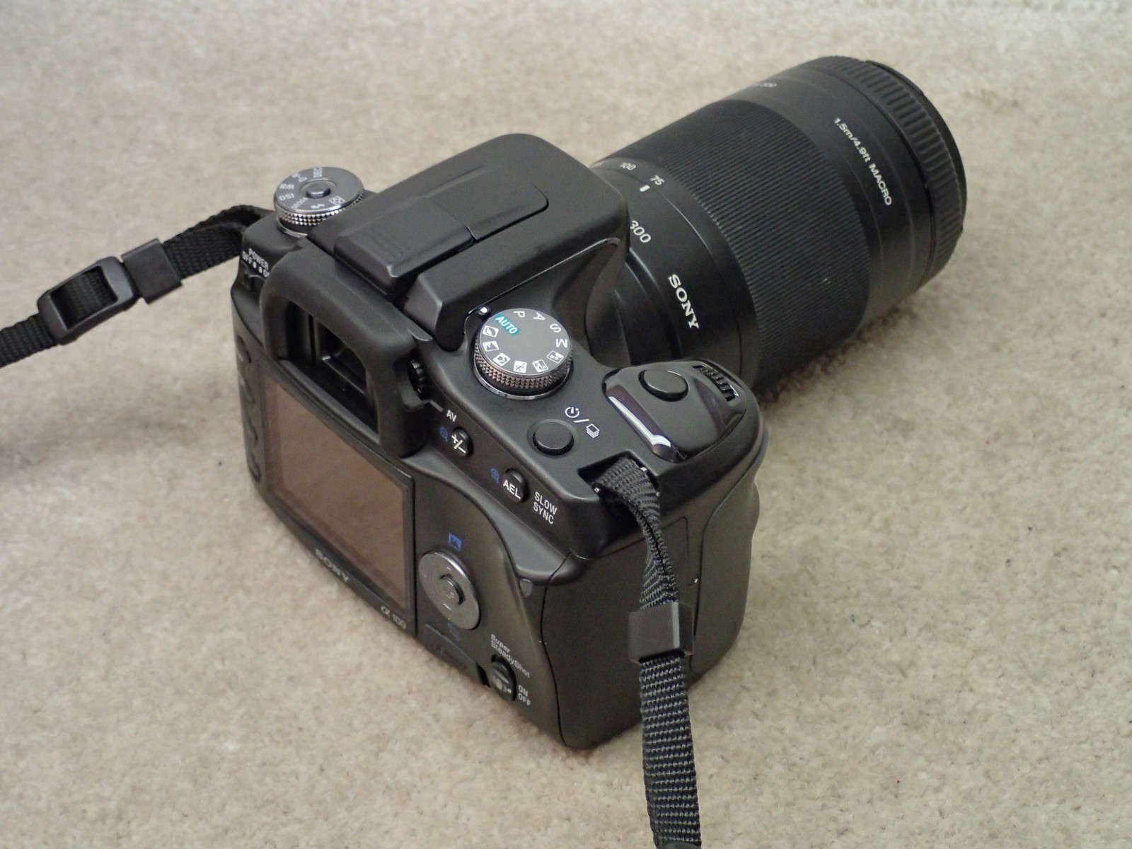 Sony DSLR A100 Digital Camera with Sony 75-300 Zoom Lens 4GB