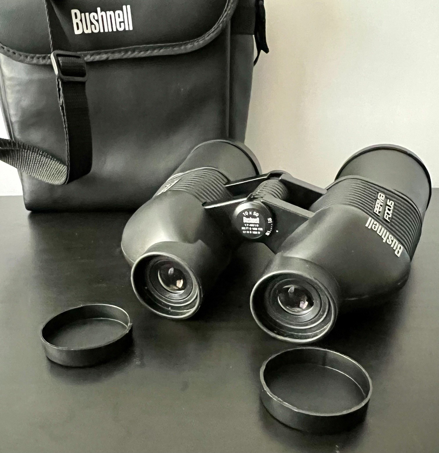 Bushnell PermaFocus Focus Free Binoculars 17-5010 10 x 50MM Perma Focus w/ Case
