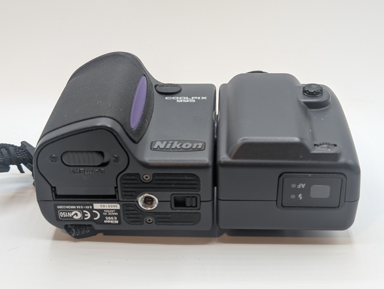 Nikon COOLPIX 995 3.2MP 4x Zoom Vintage Digital Camera TESTED
