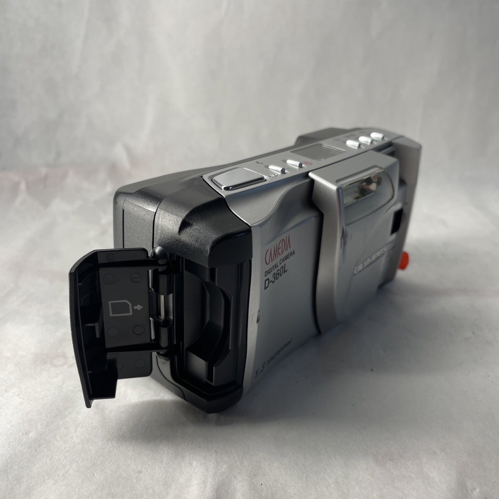 Olympus CAMEDIA D-360L 1.3 Megapixel Digital Camera Silver – Tested & Working !