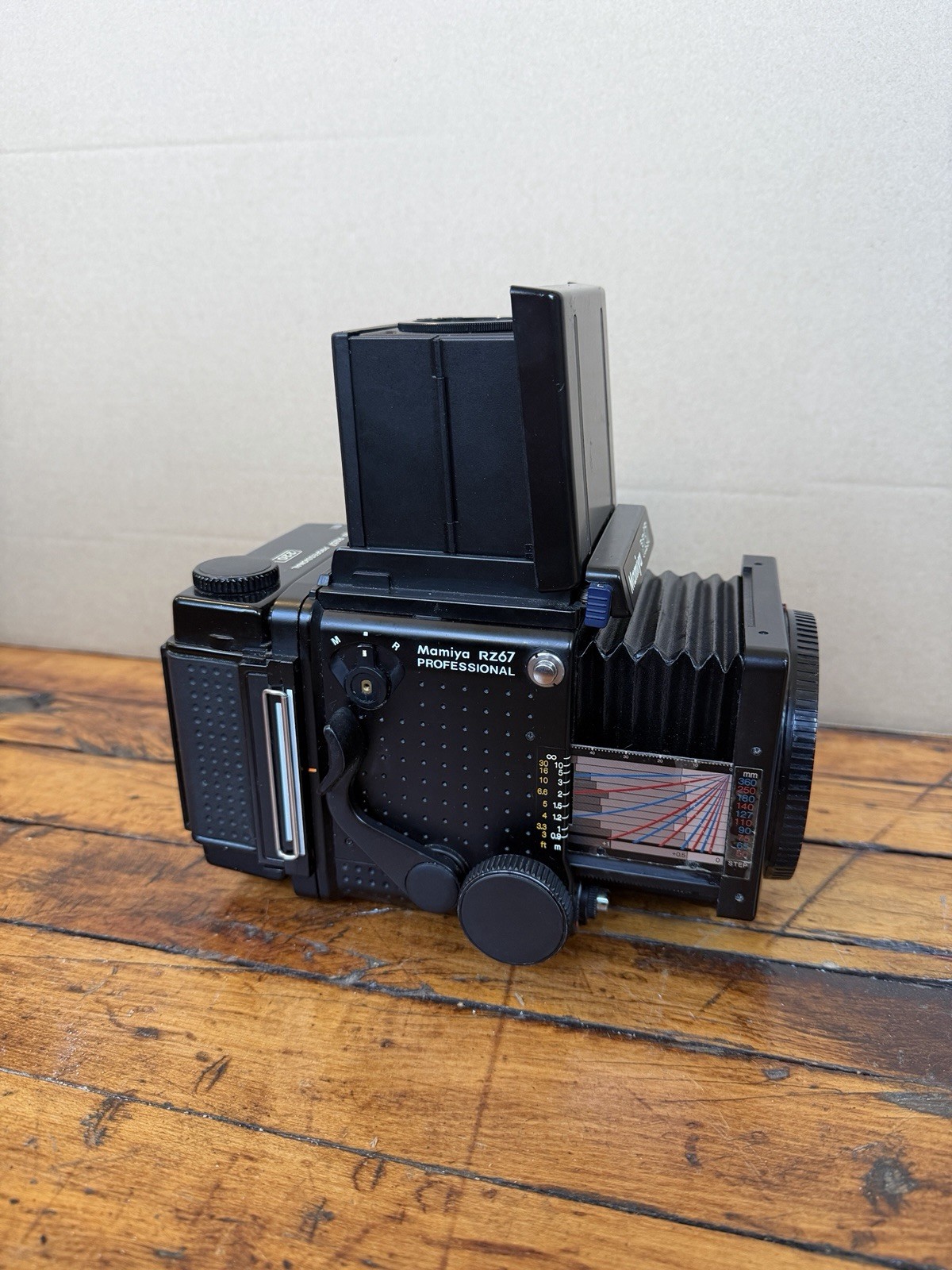 Mamiya RZ67 Pro Medium Format Film Camera with 220 Film Back & Batteries