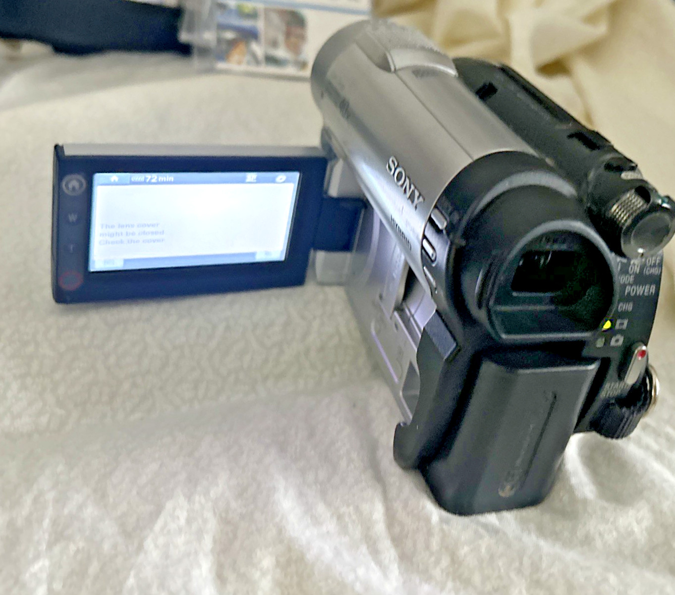 Sony DCR-DVD610 Standard Definition Mini DVD Camcorder (Silver) W Case & DVDs