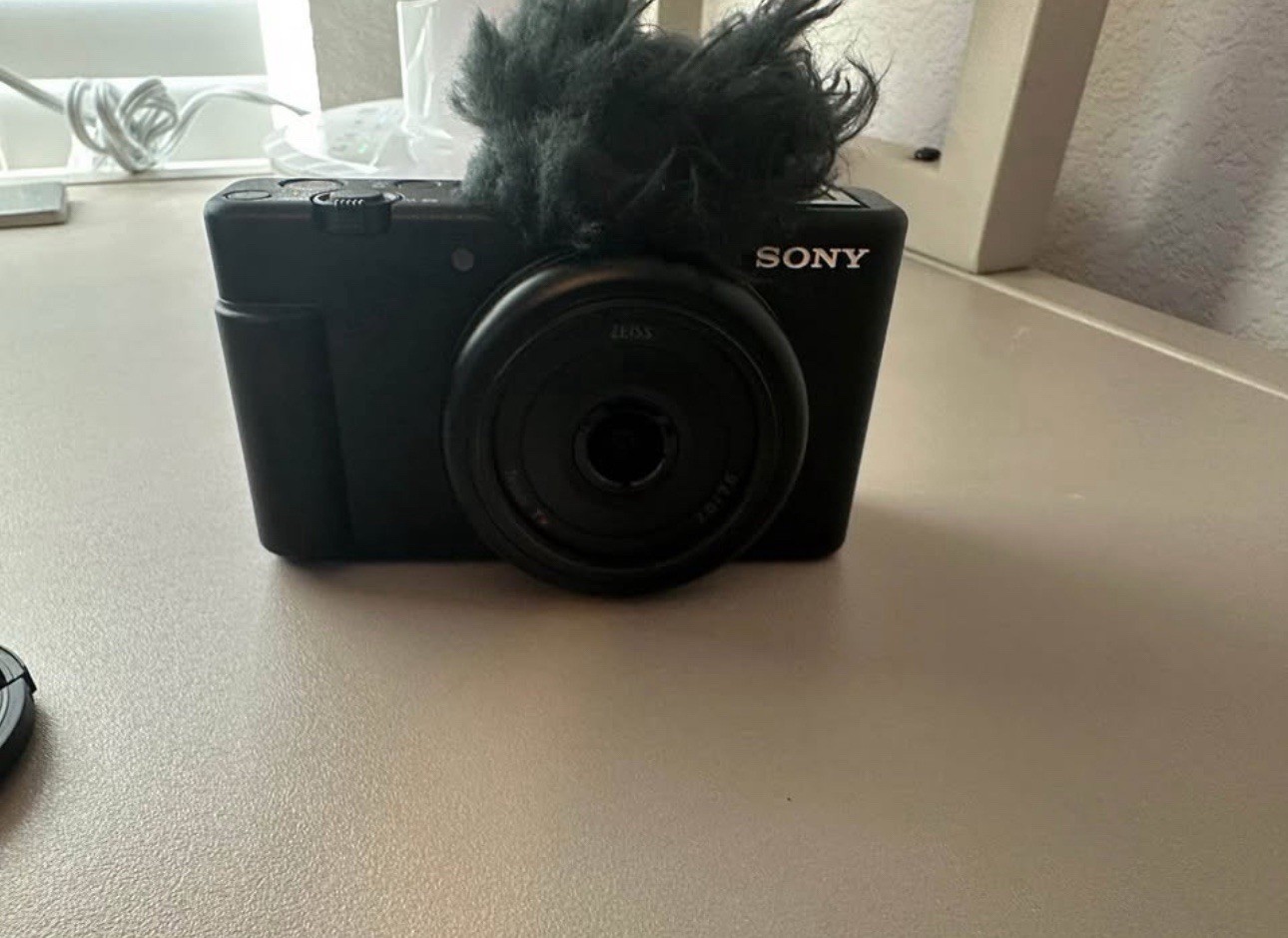 Sony ZV-1F Vlogging Camera – Creators Bundle