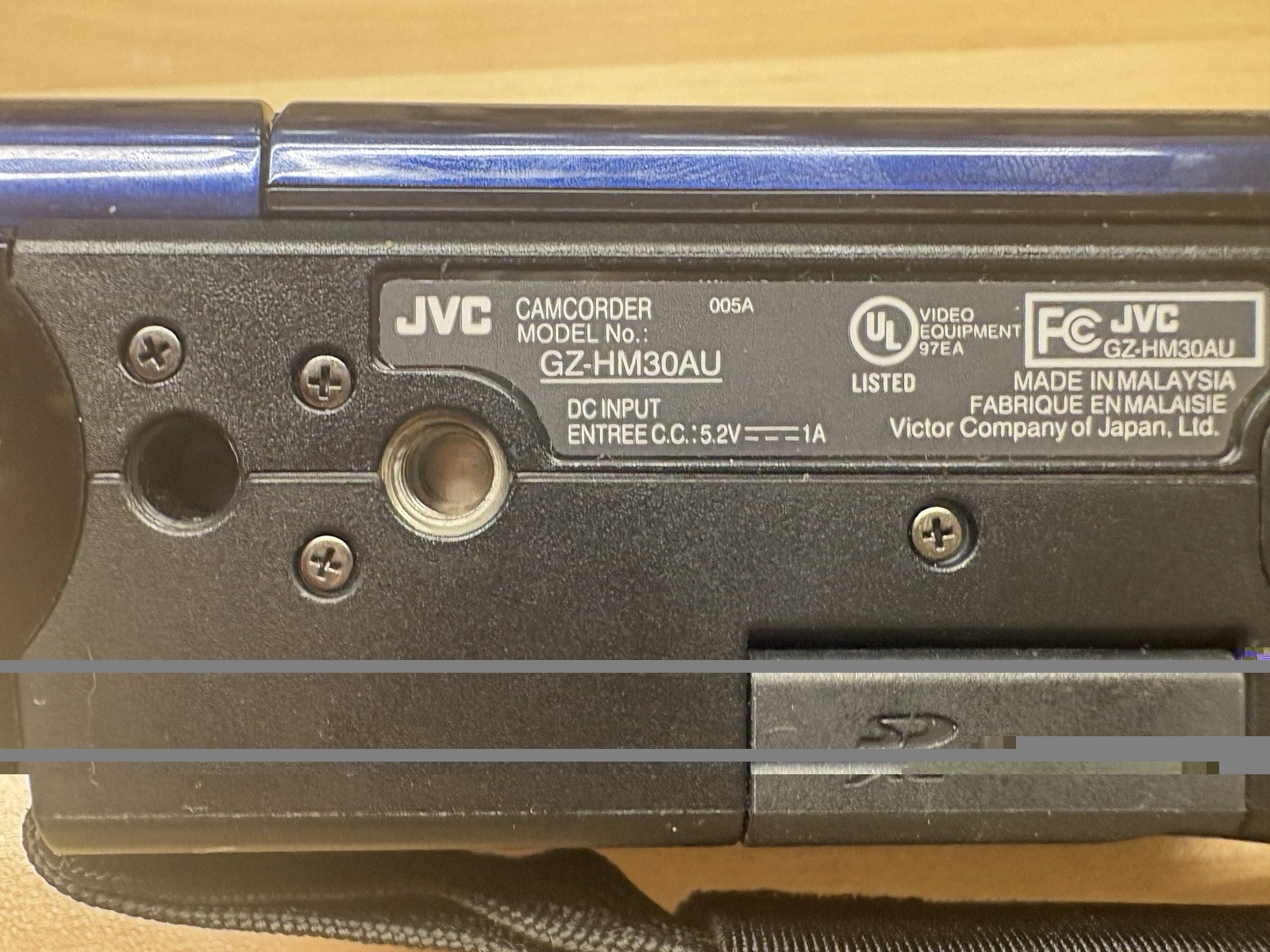 JVC Everio GZ-HM30 AVCHD Camcorder – Charger, Case, and 2 Batteries Included