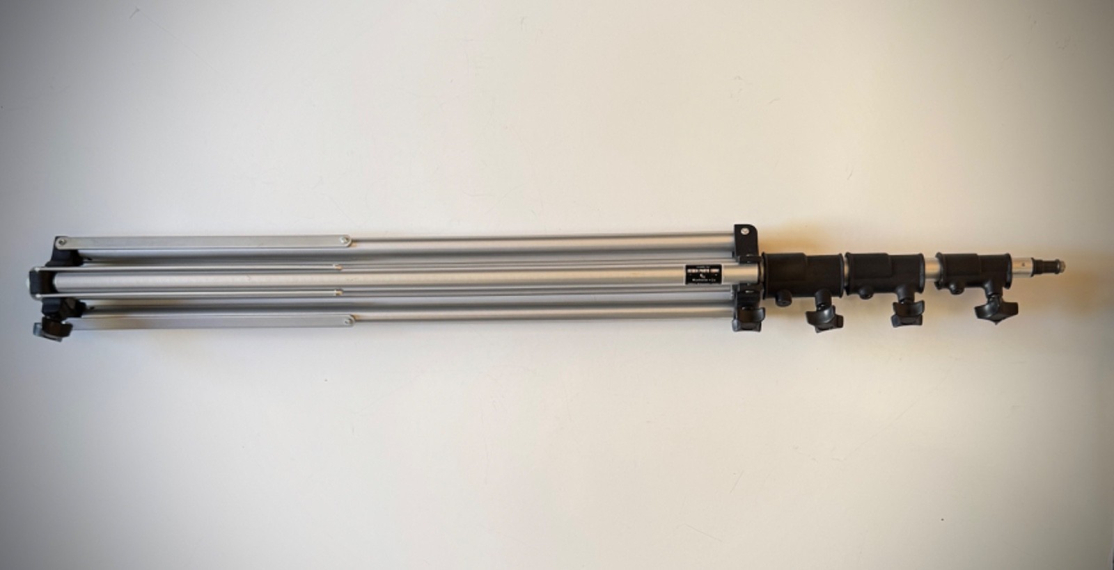 Manfrotto Sturdy Studio Light Stand by Bogen, 42″ Collapsed, 12 Ft. Extended