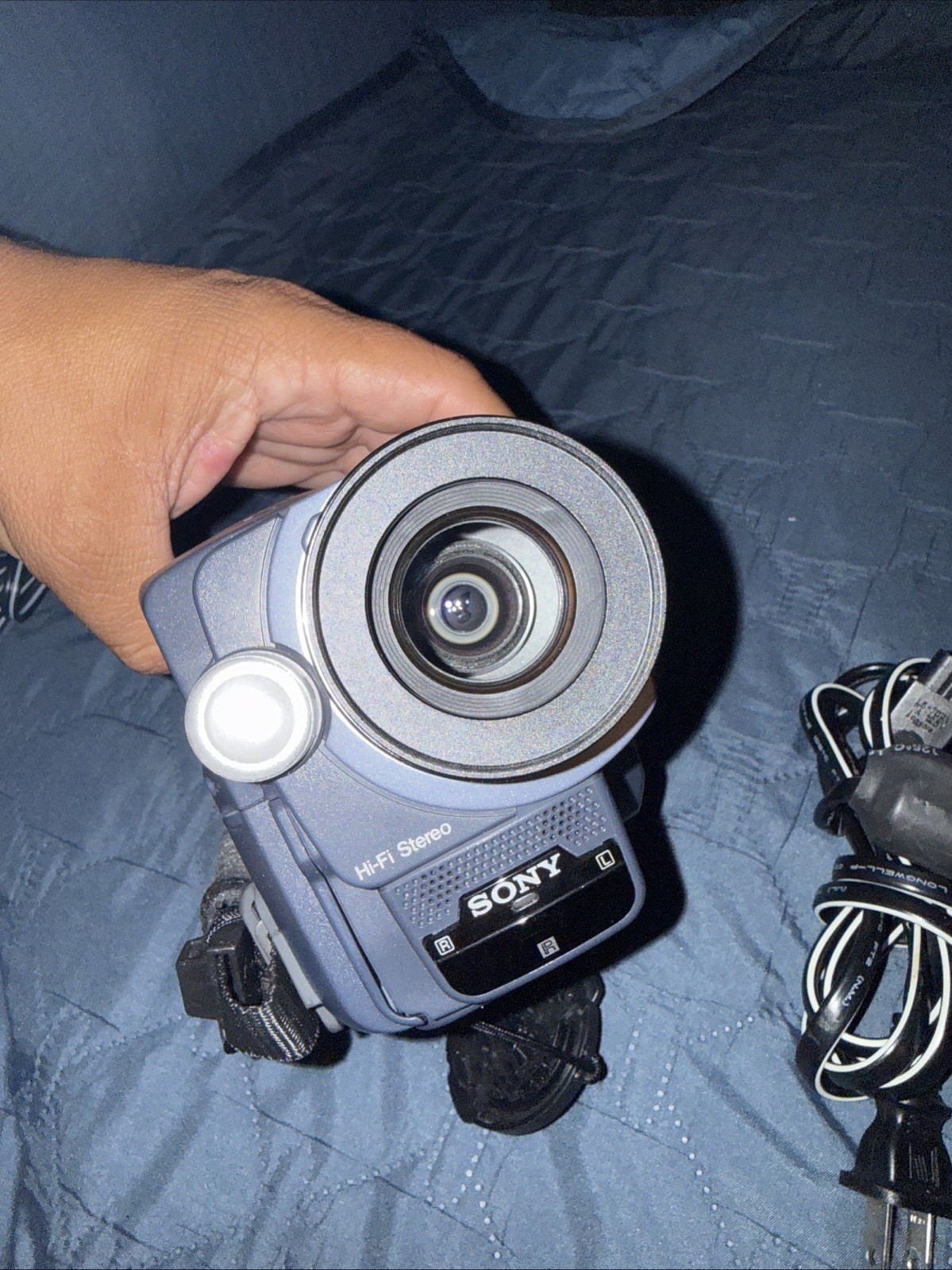 Sony Handycam DCR-TRV140 NTSC Digital 8 w/Nightshot – TESTED W/ Adapter Charger